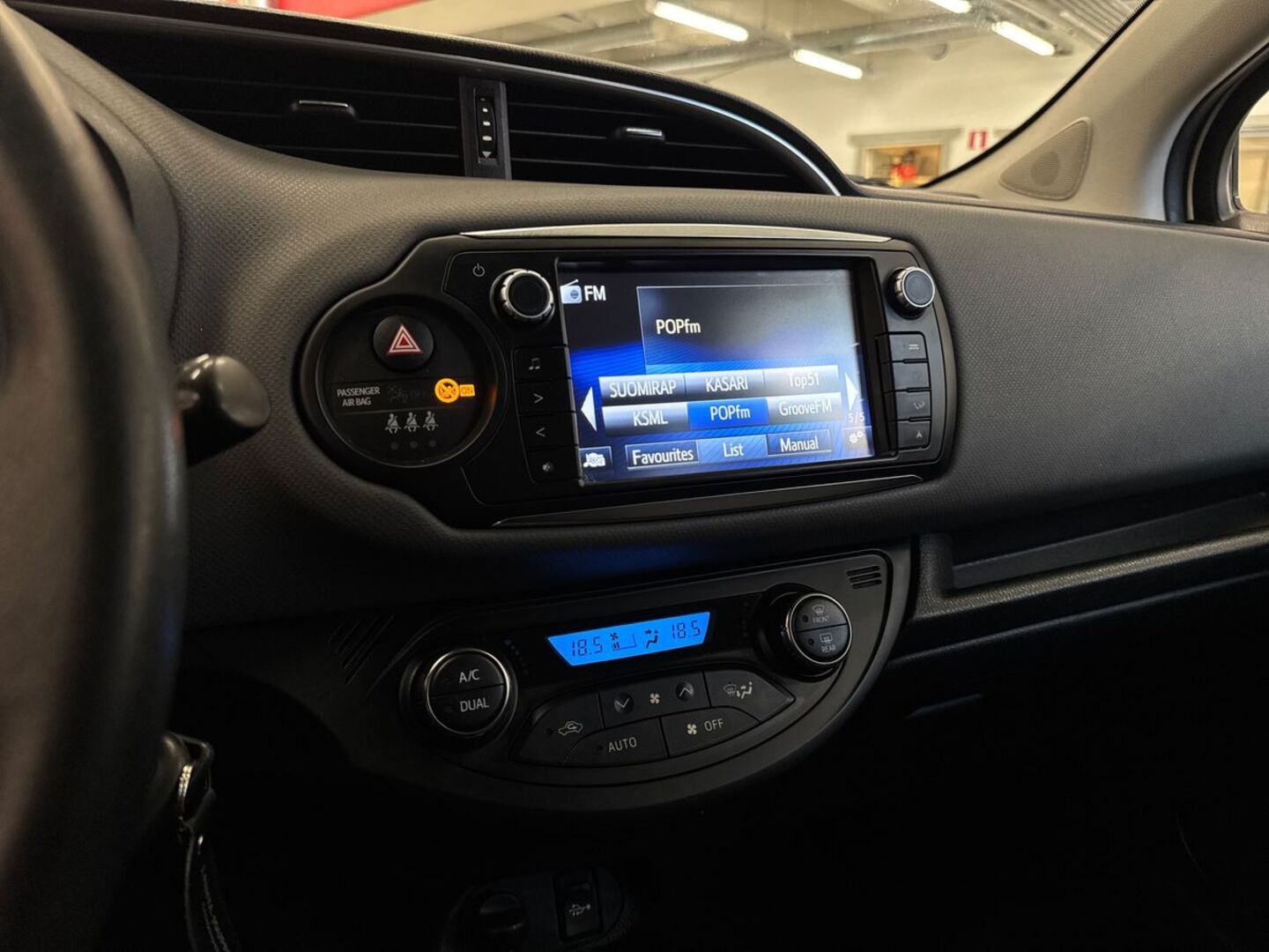 TOYOTA Yaris 2016