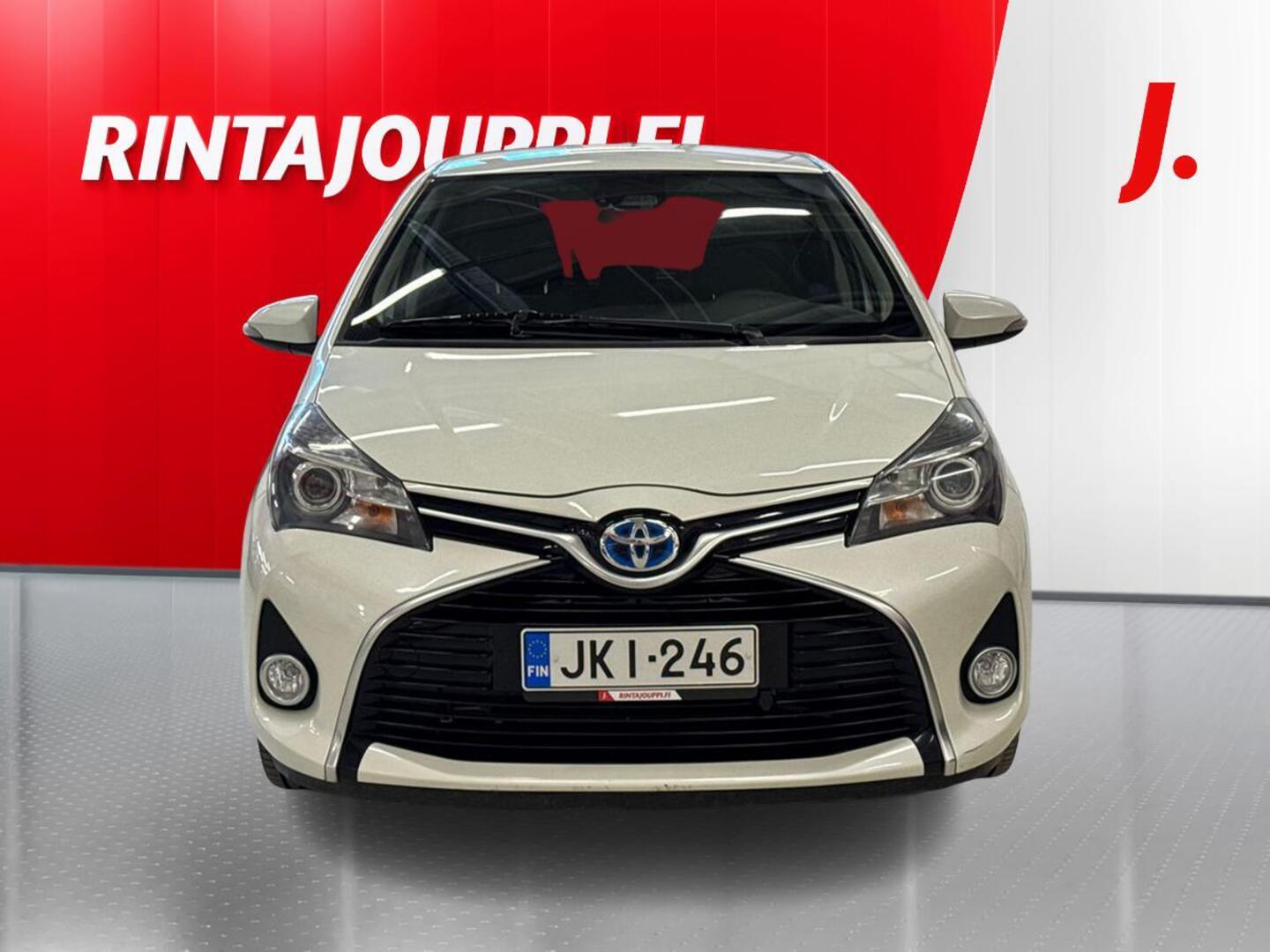 TOYOTA Yaris 2016