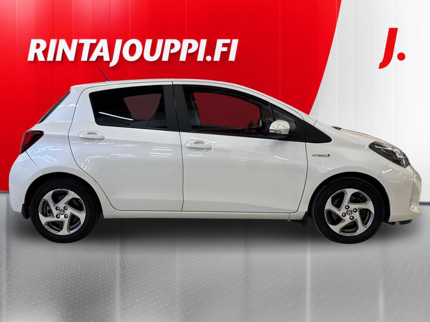 TOYOTA Yaris 2016