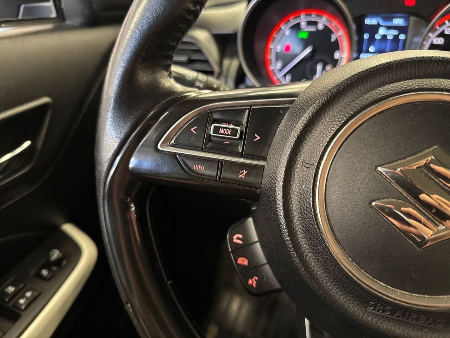 SUZUKI Swift 2019