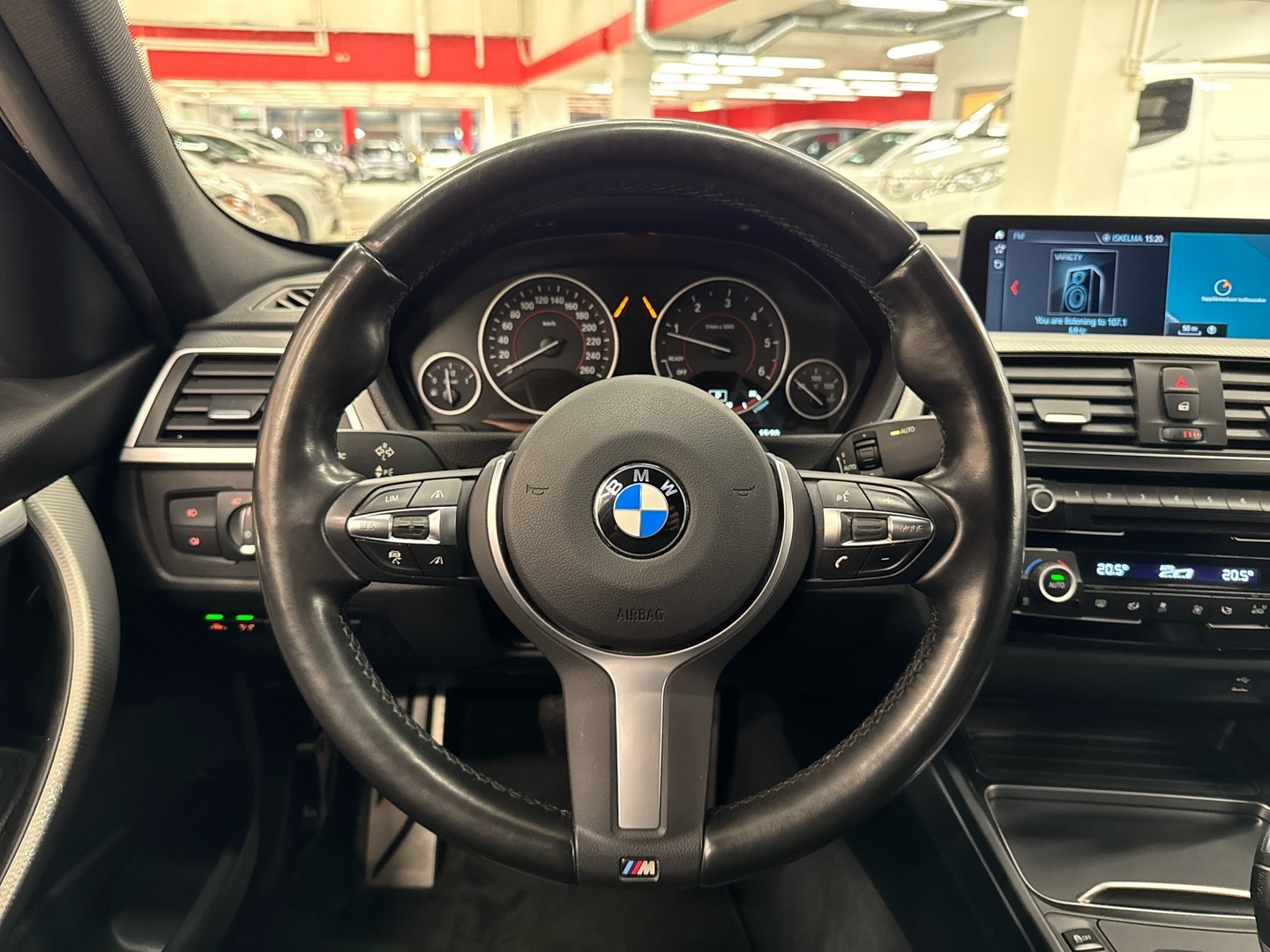 BMW 320 2019