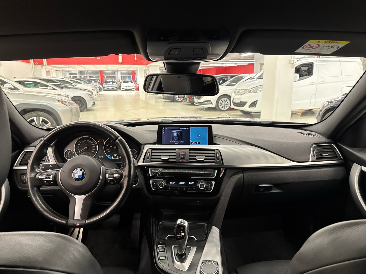 BMW 320 2019