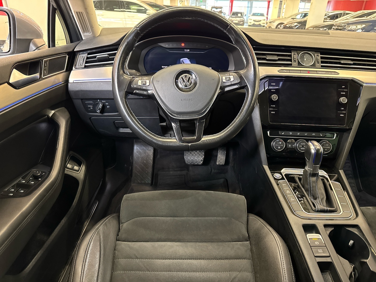 VOLKSWAGEN Passat 2017