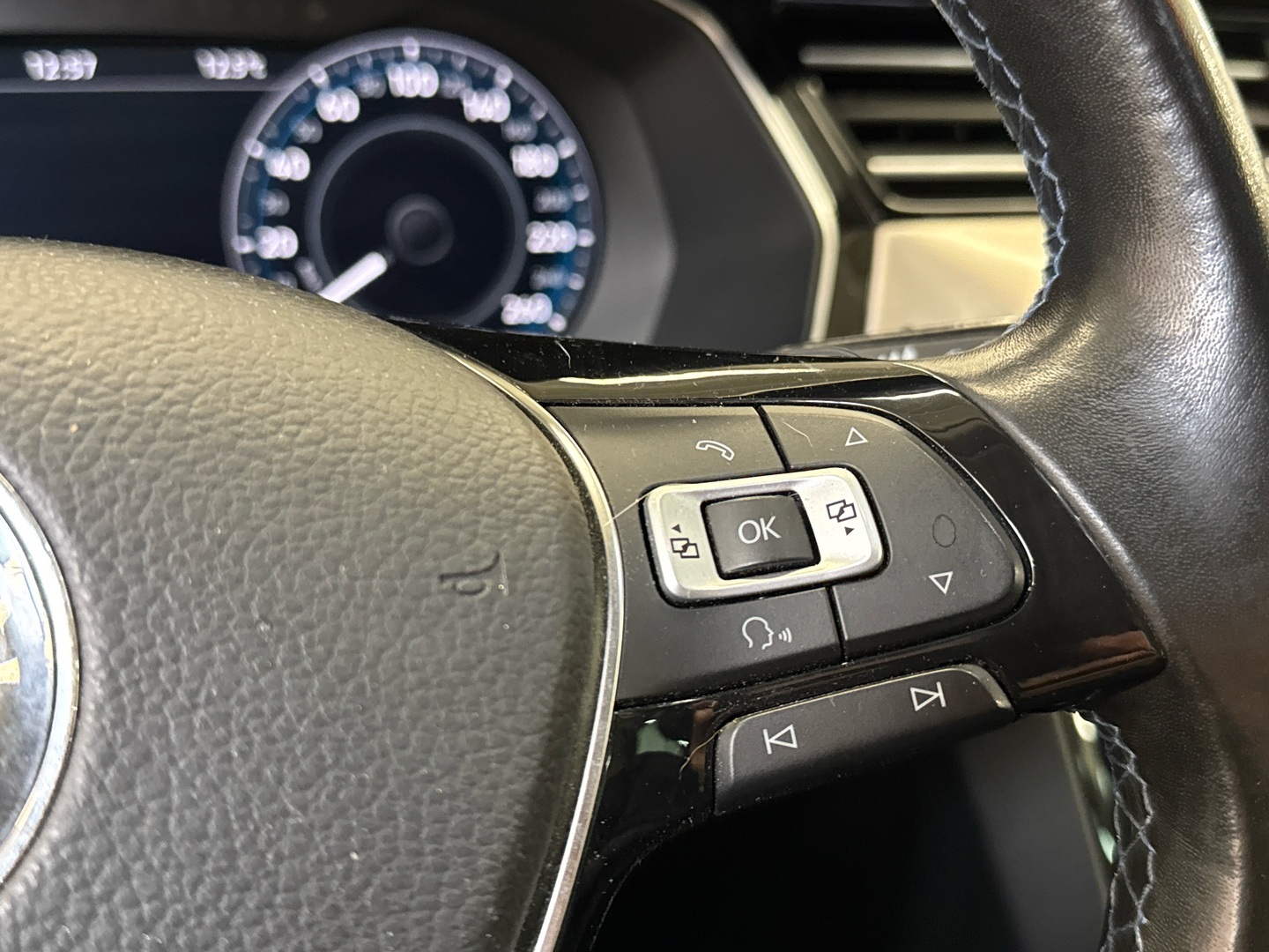 VOLKSWAGEN Passat 2017