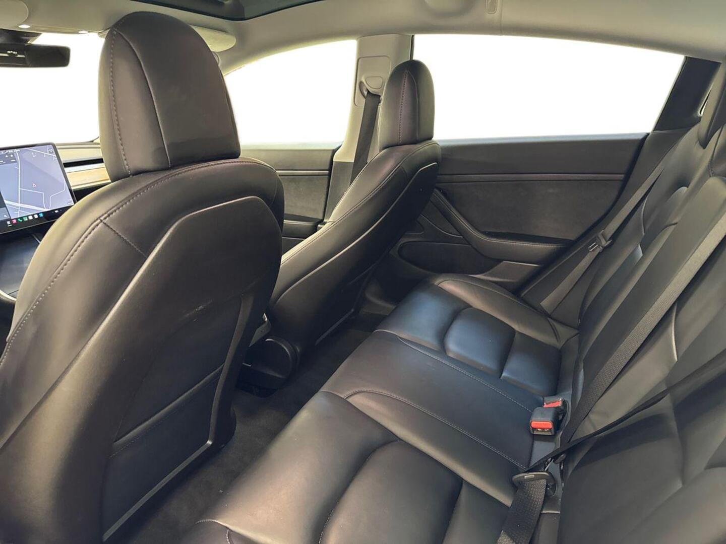 TESLA Model 3 2020