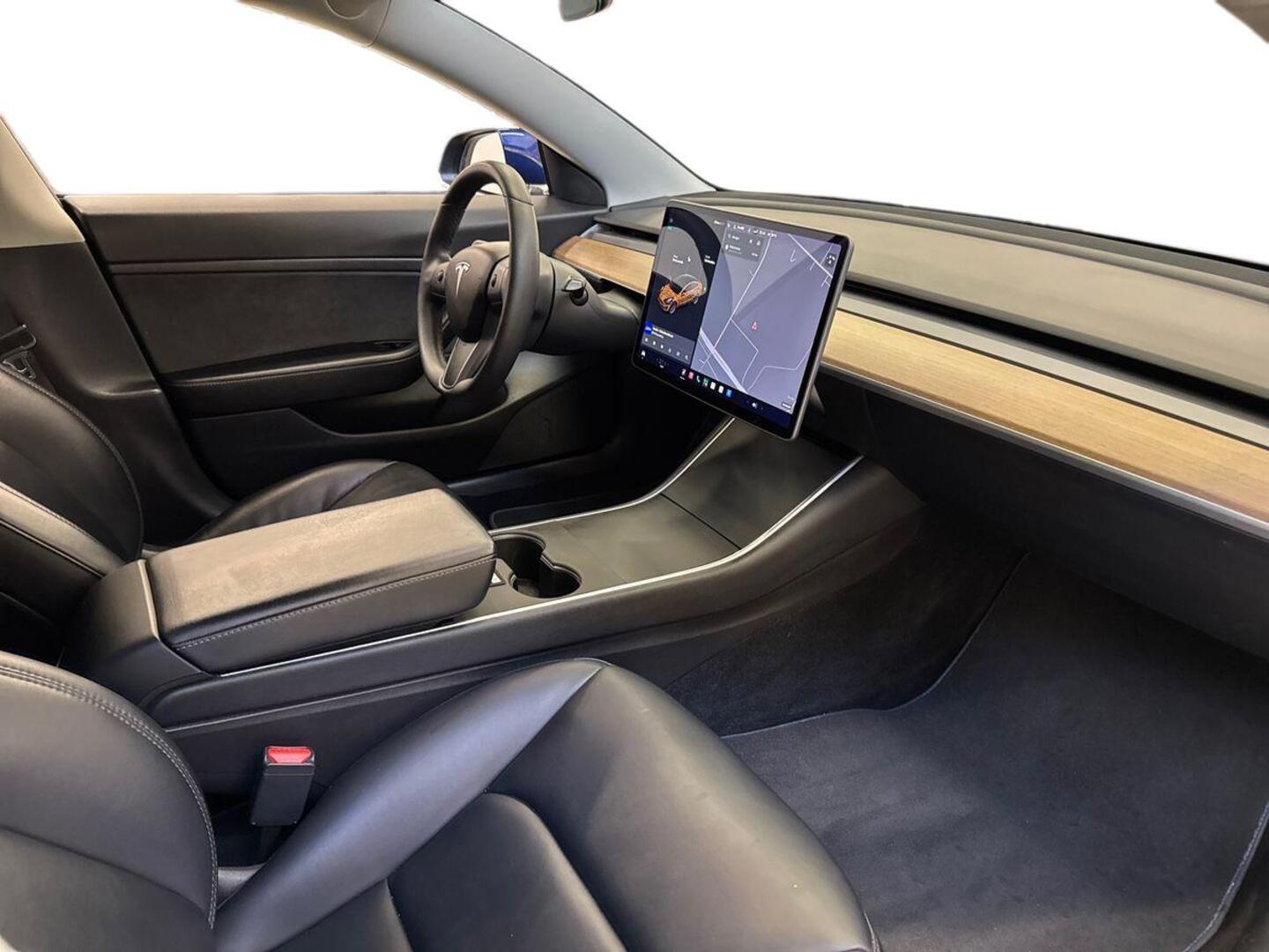 TESLA Model 3 2020