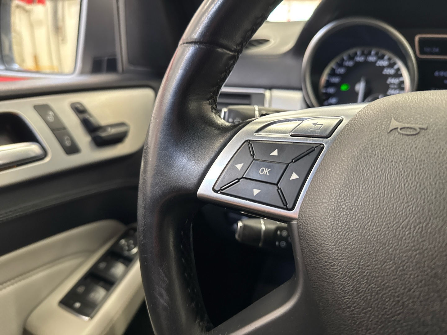 MERCEDES-BENZ ML 2012