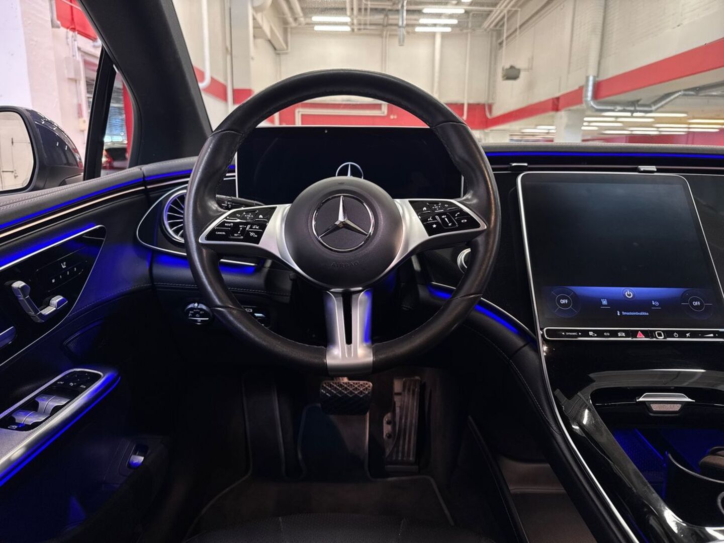 MERCEDES-BENZ EQE 2023