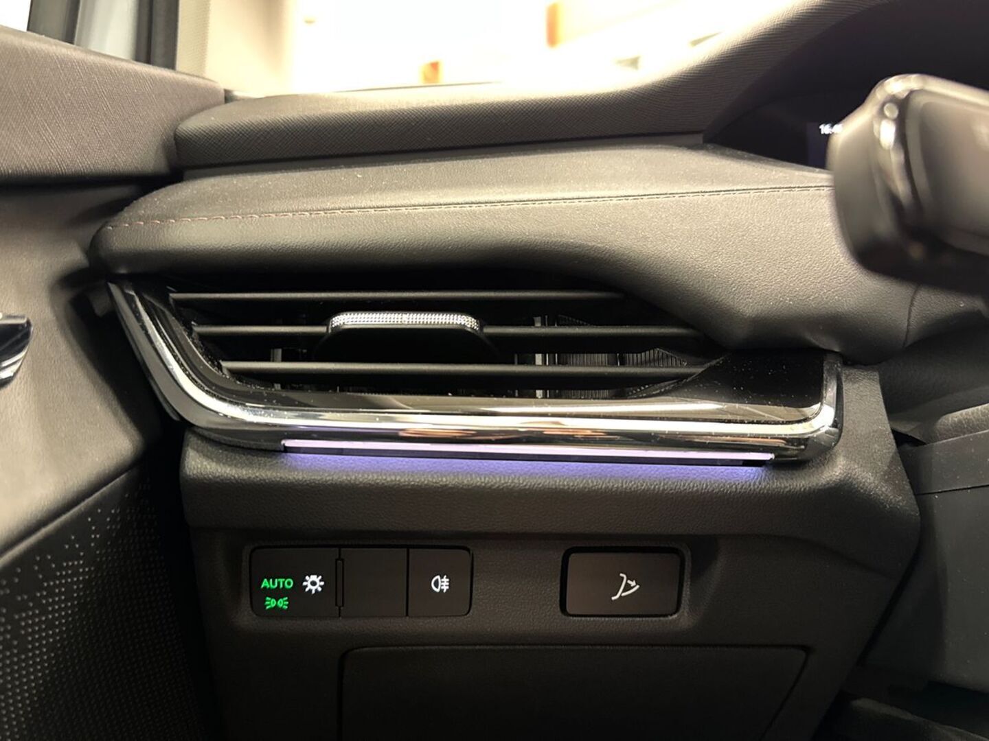 SKODA Enyaq 2023