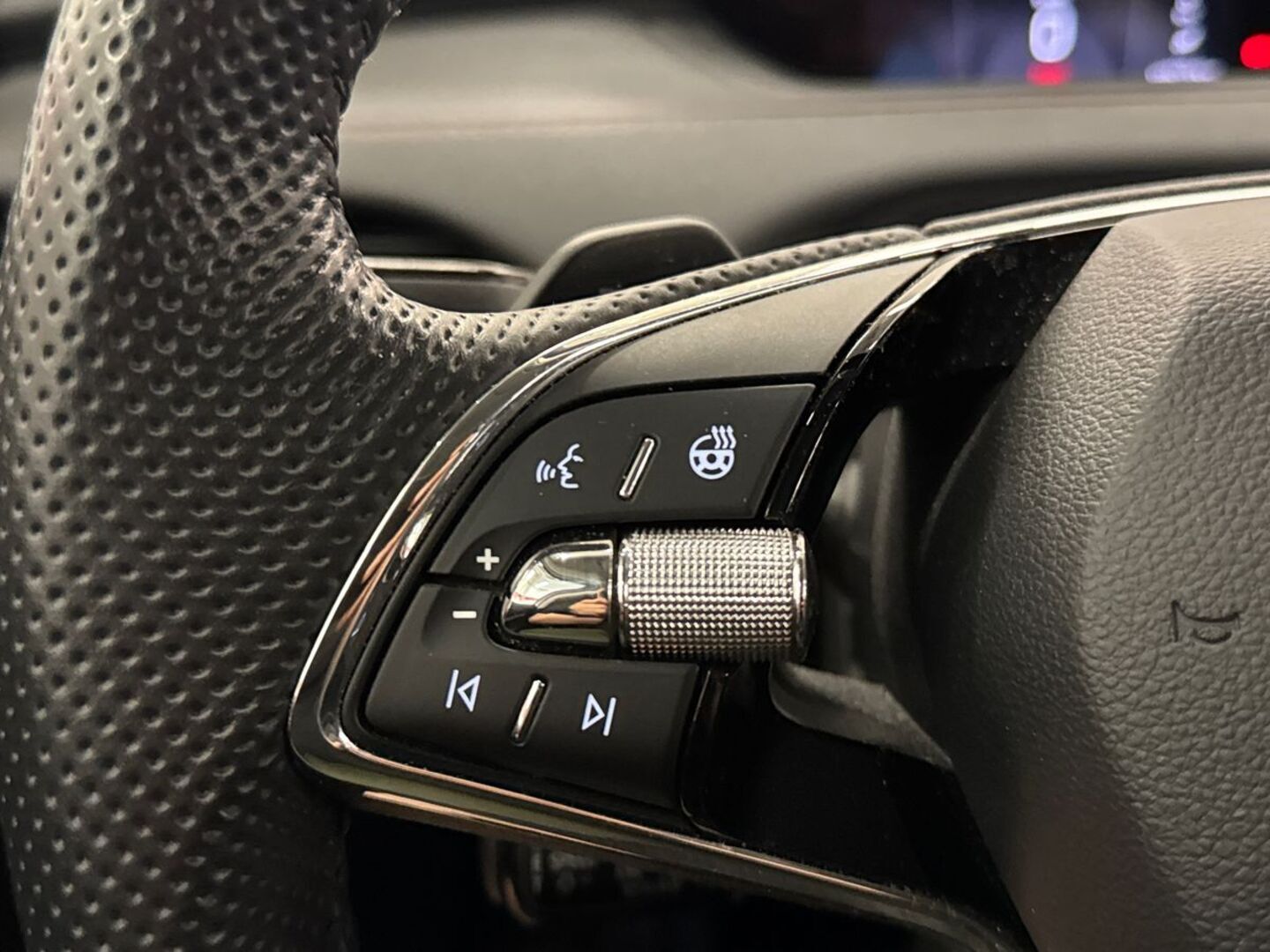 SKODA Enyaq 2023