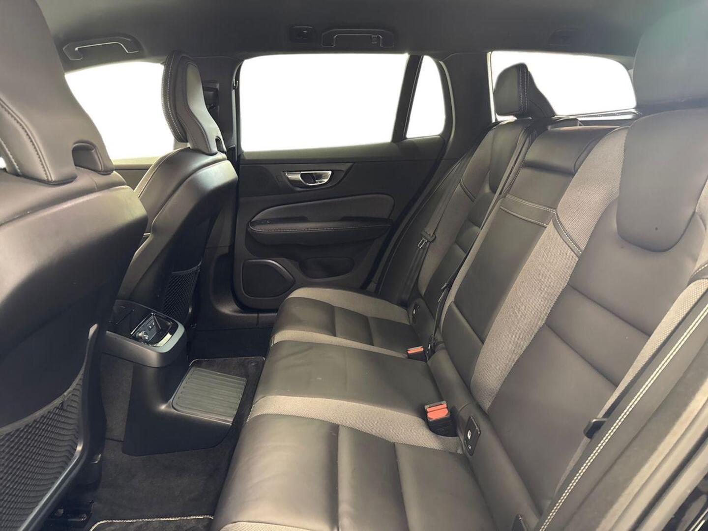 VOLVO V60 2020