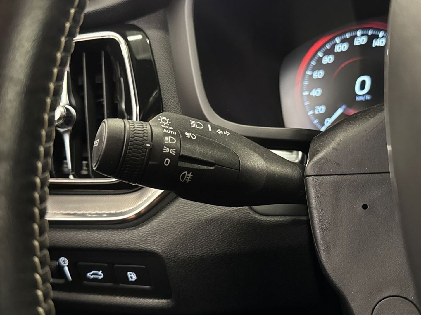 VOLVO V60 2020