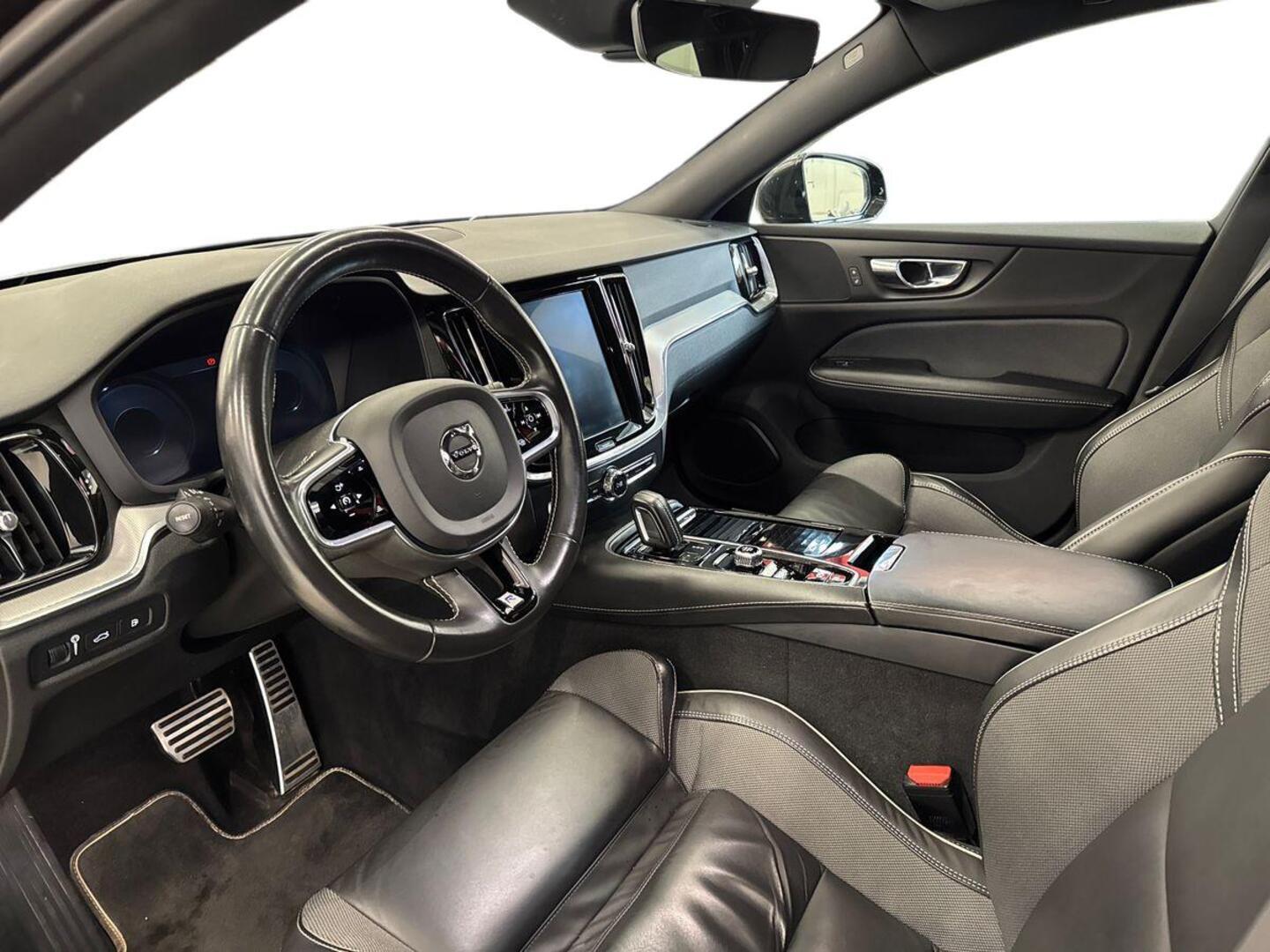 VOLVO V60 2020