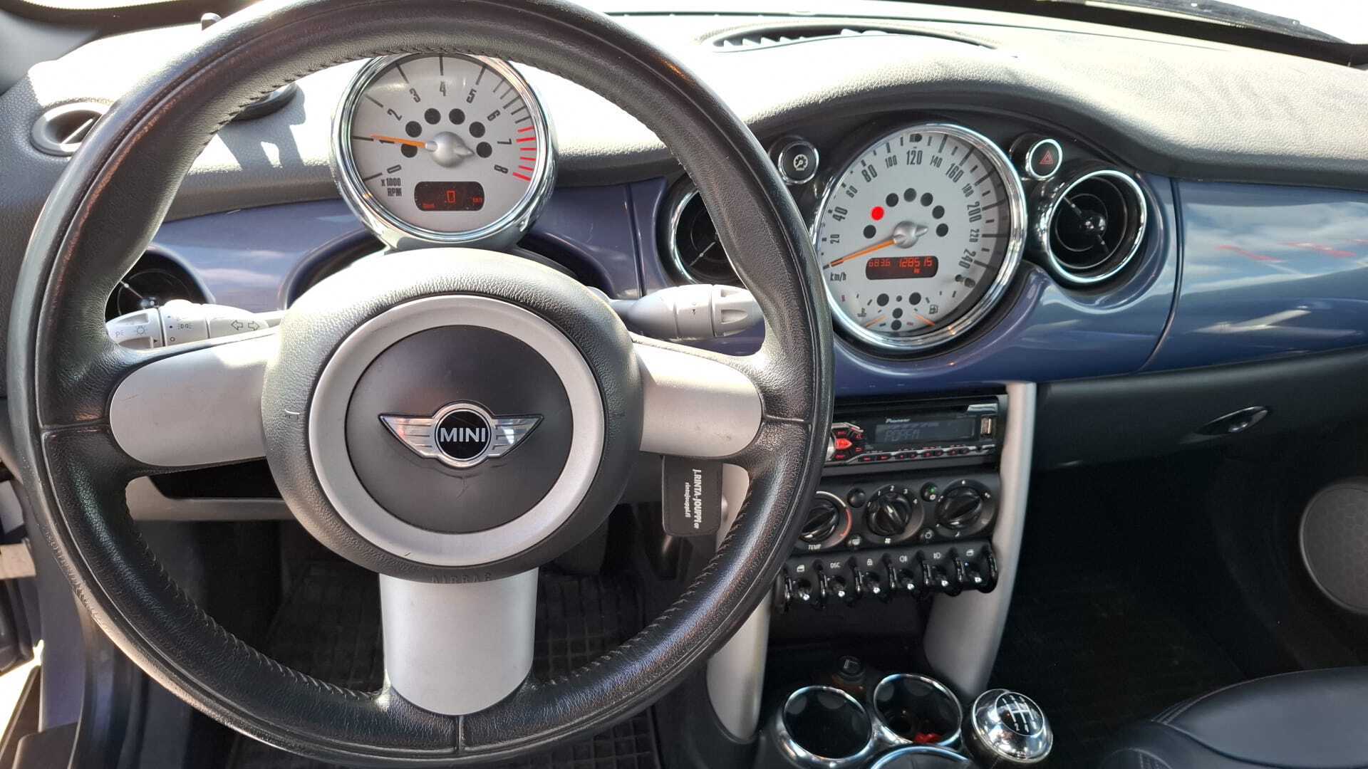 MINI Cooper 2004