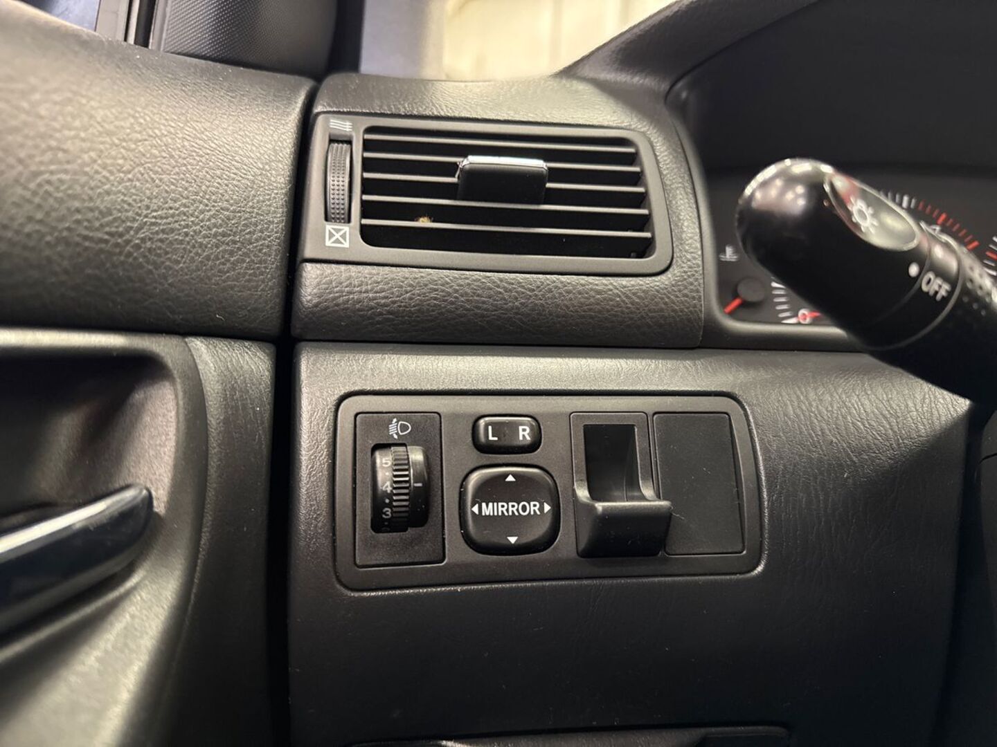TOYOTA Corolla 2003