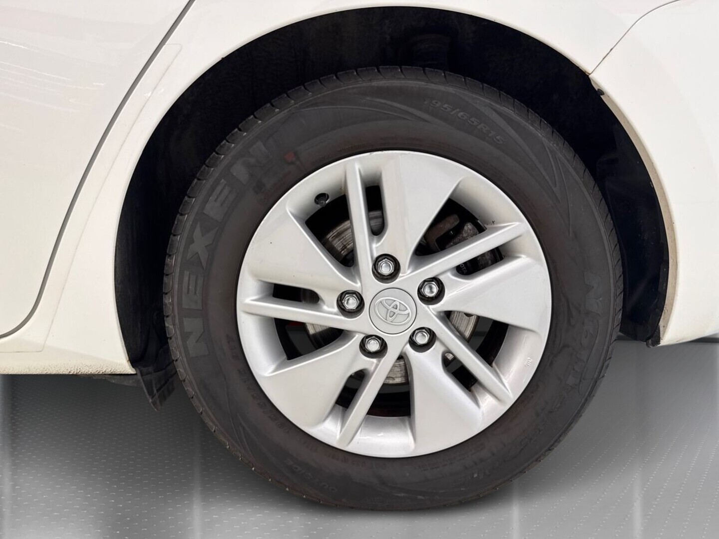 TOYOTA Auris 2014