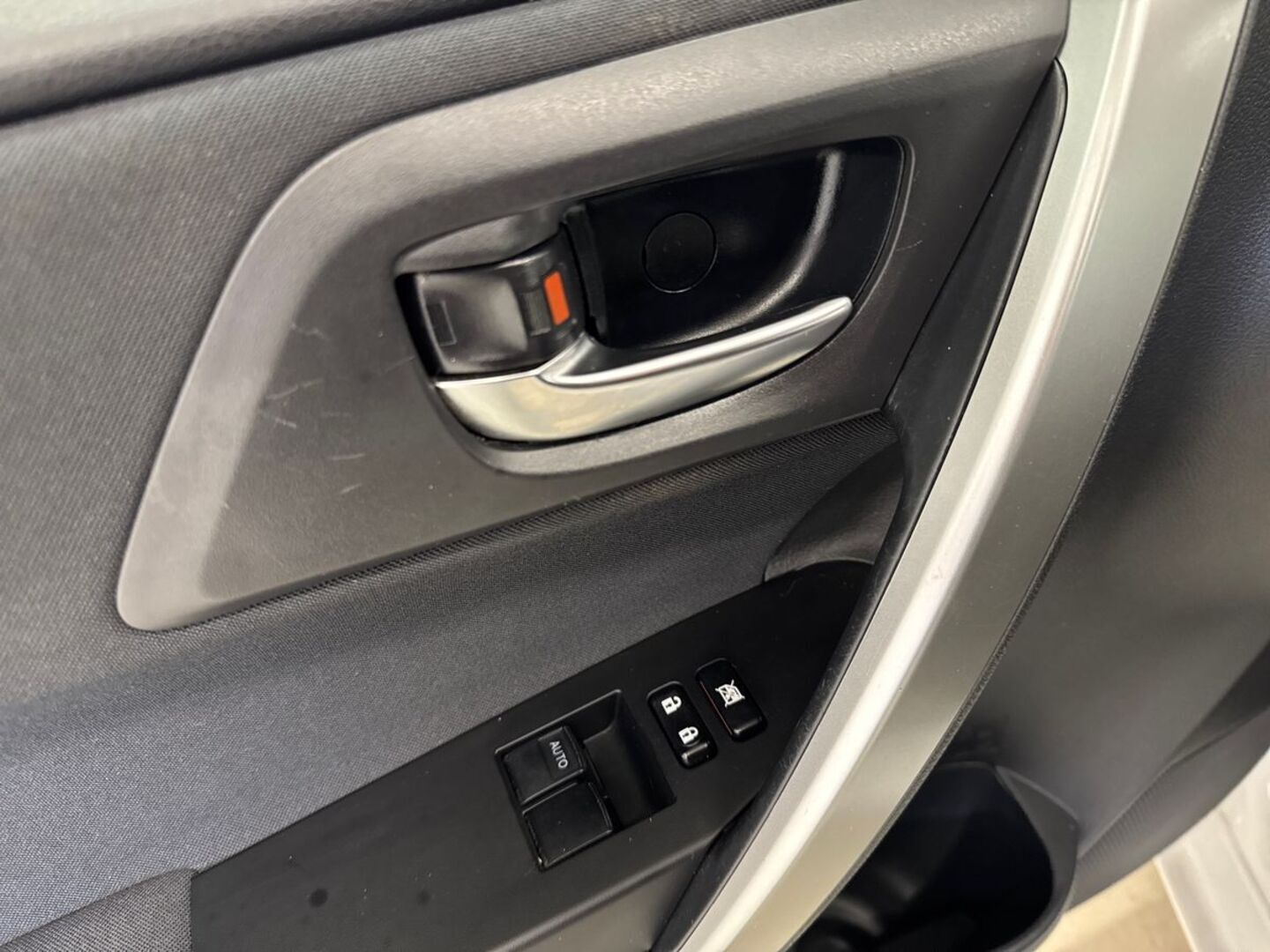TOYOTA Auris 2014