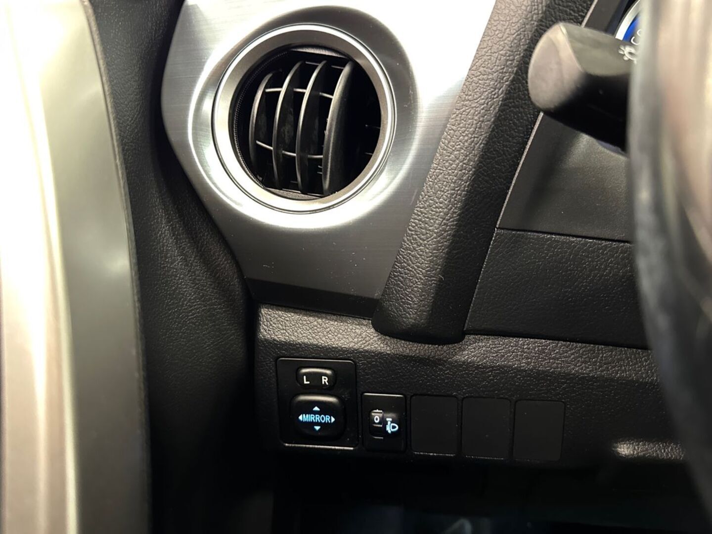 TOYOTA Auris 2014