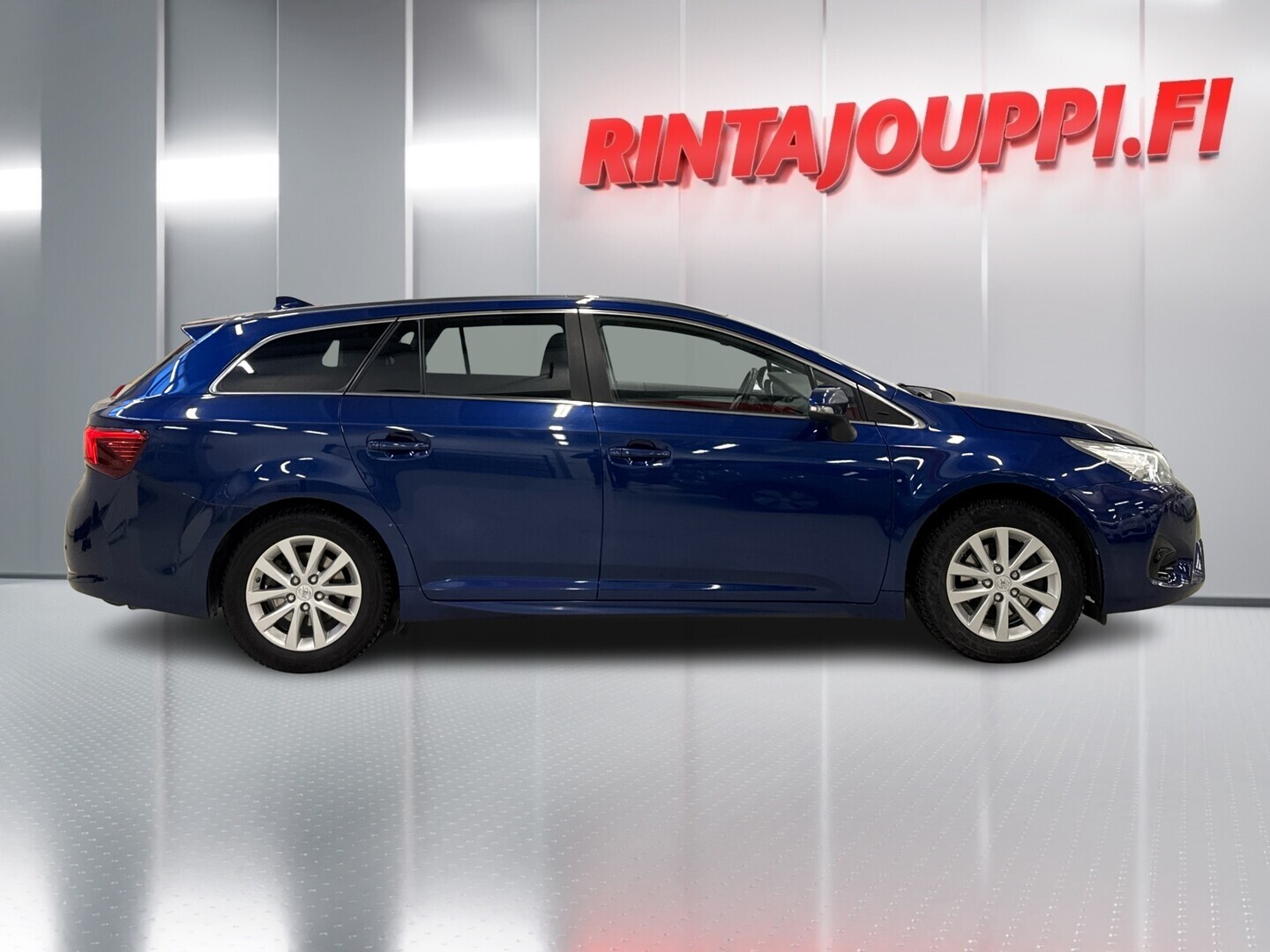 TOYOTA Avensis 2016