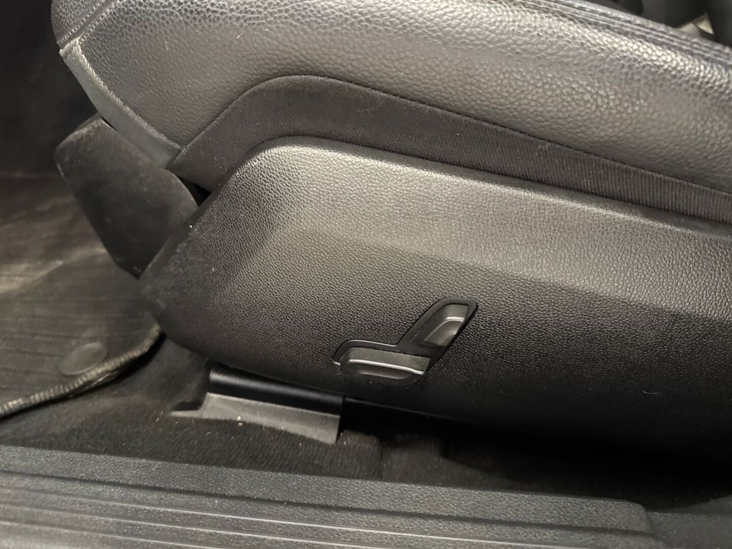 MERCEDES-BENZ E 2012