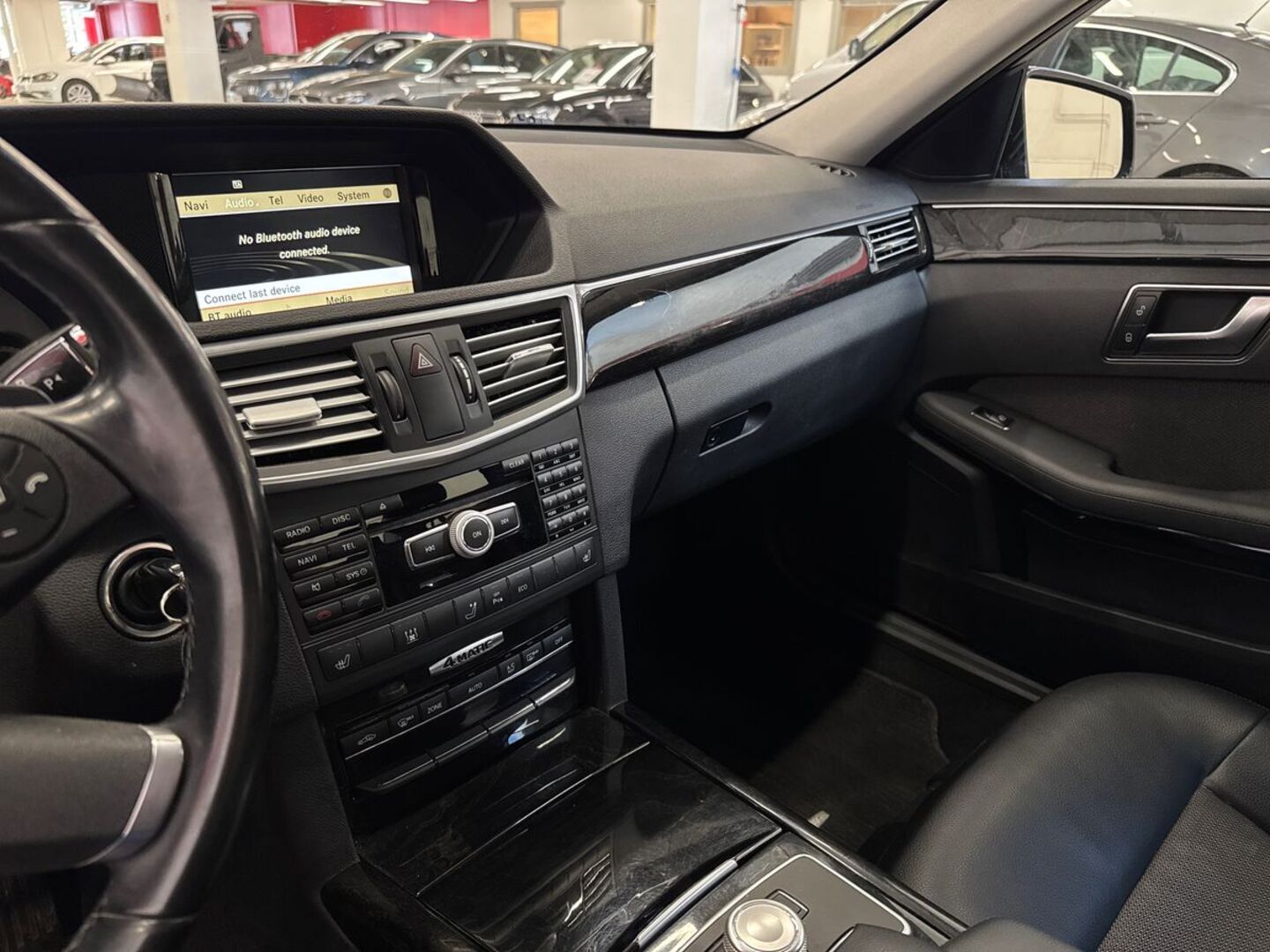 MERCEDES-BENZ E 2012