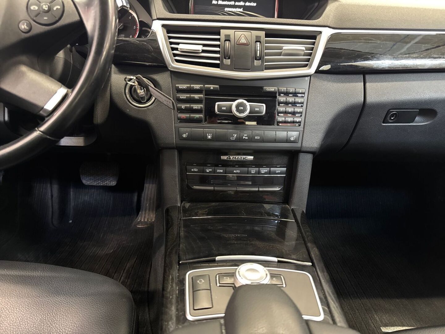 MERCEDES-BENZ E 2012