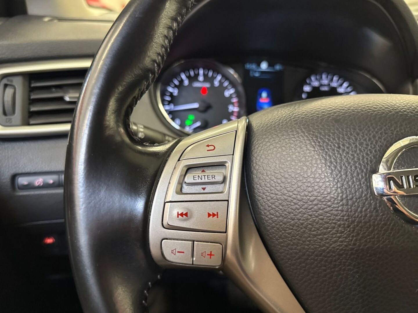 NISSAN Qashqai 2017