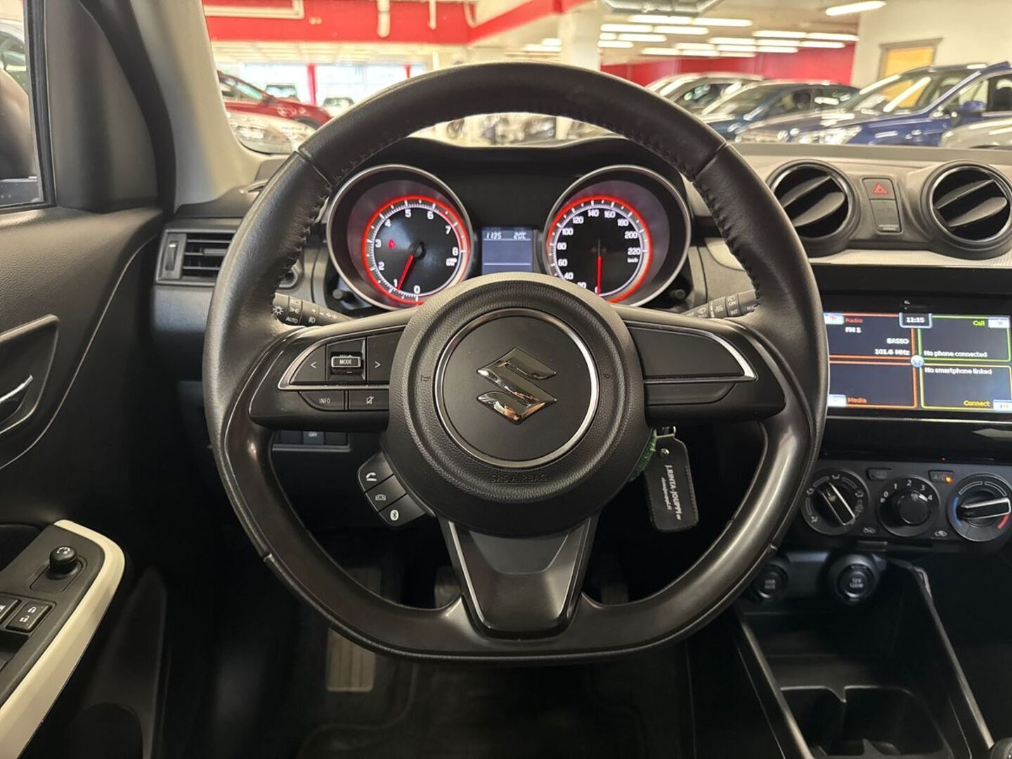 SUZUKI Swift 2017
