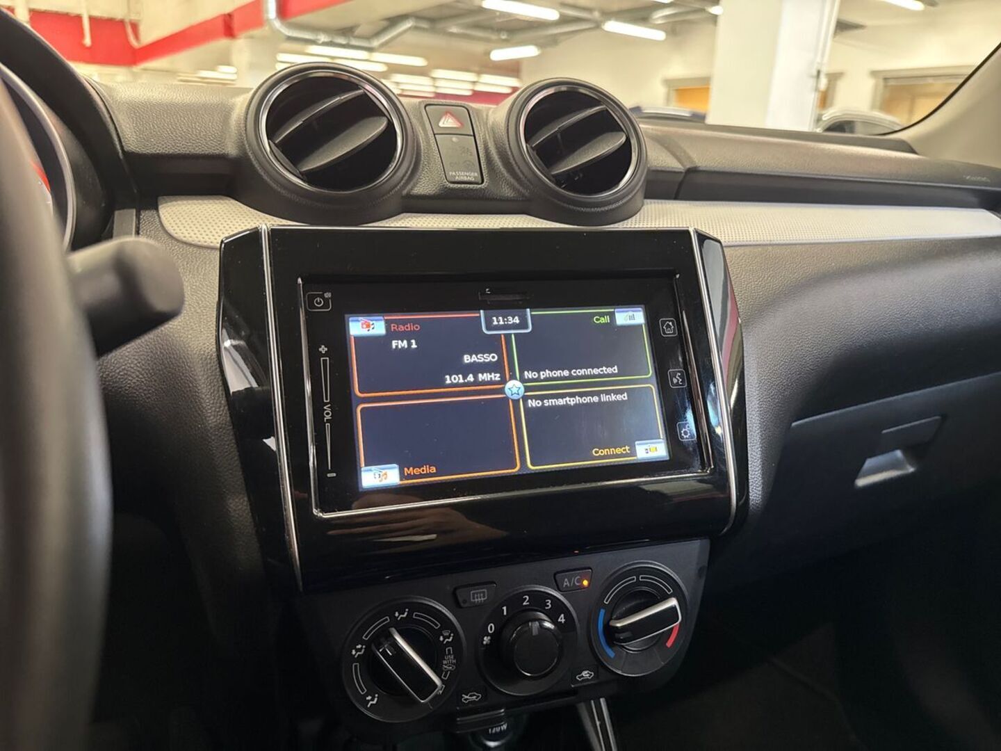 SUZUKI Swift 2017