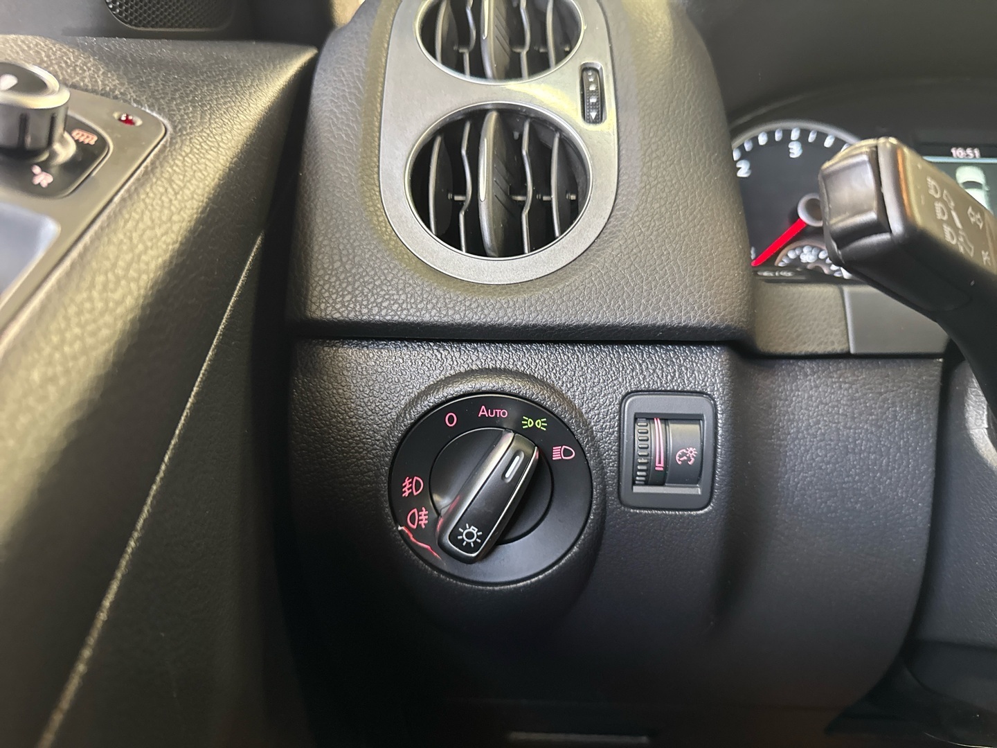 VOLKSWAGEN Tiguan 2014