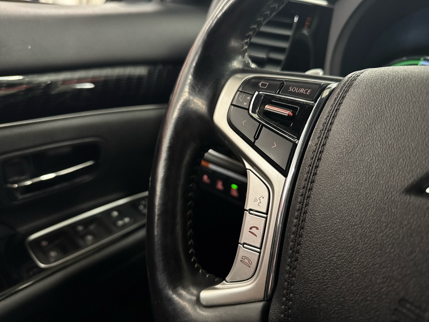 MITSUBISHI Outlander PHEV 2018