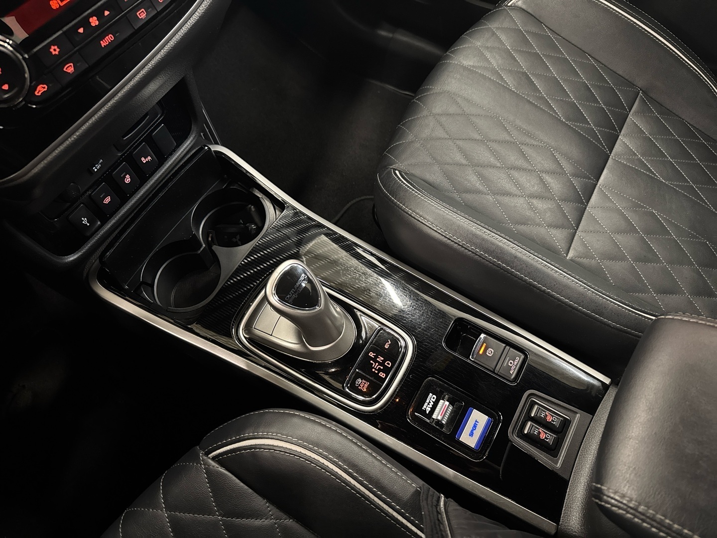 MITSUBISHI Outlander PHEV 2018