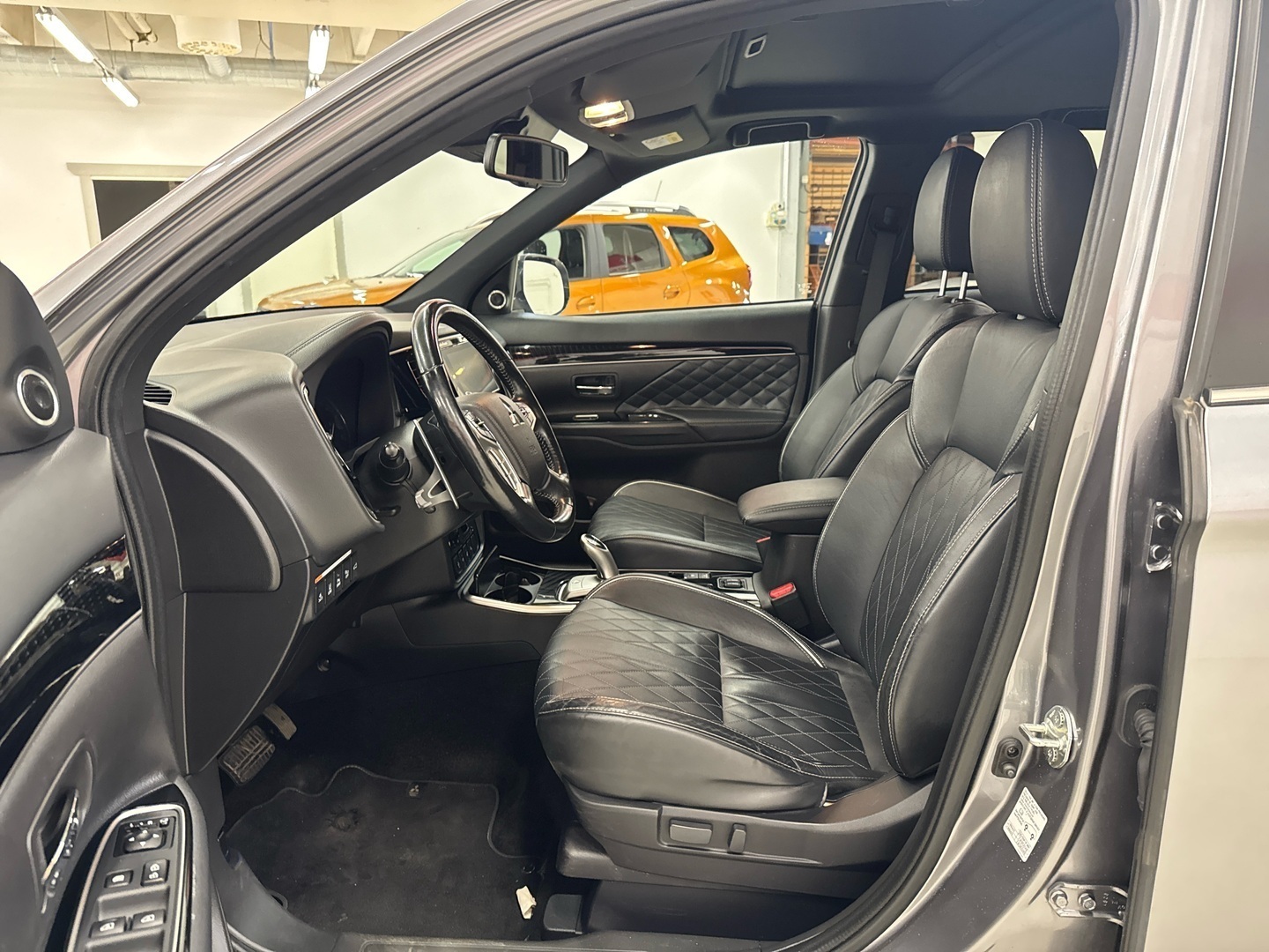 MITSUBISHI Outlander PHEV 2018