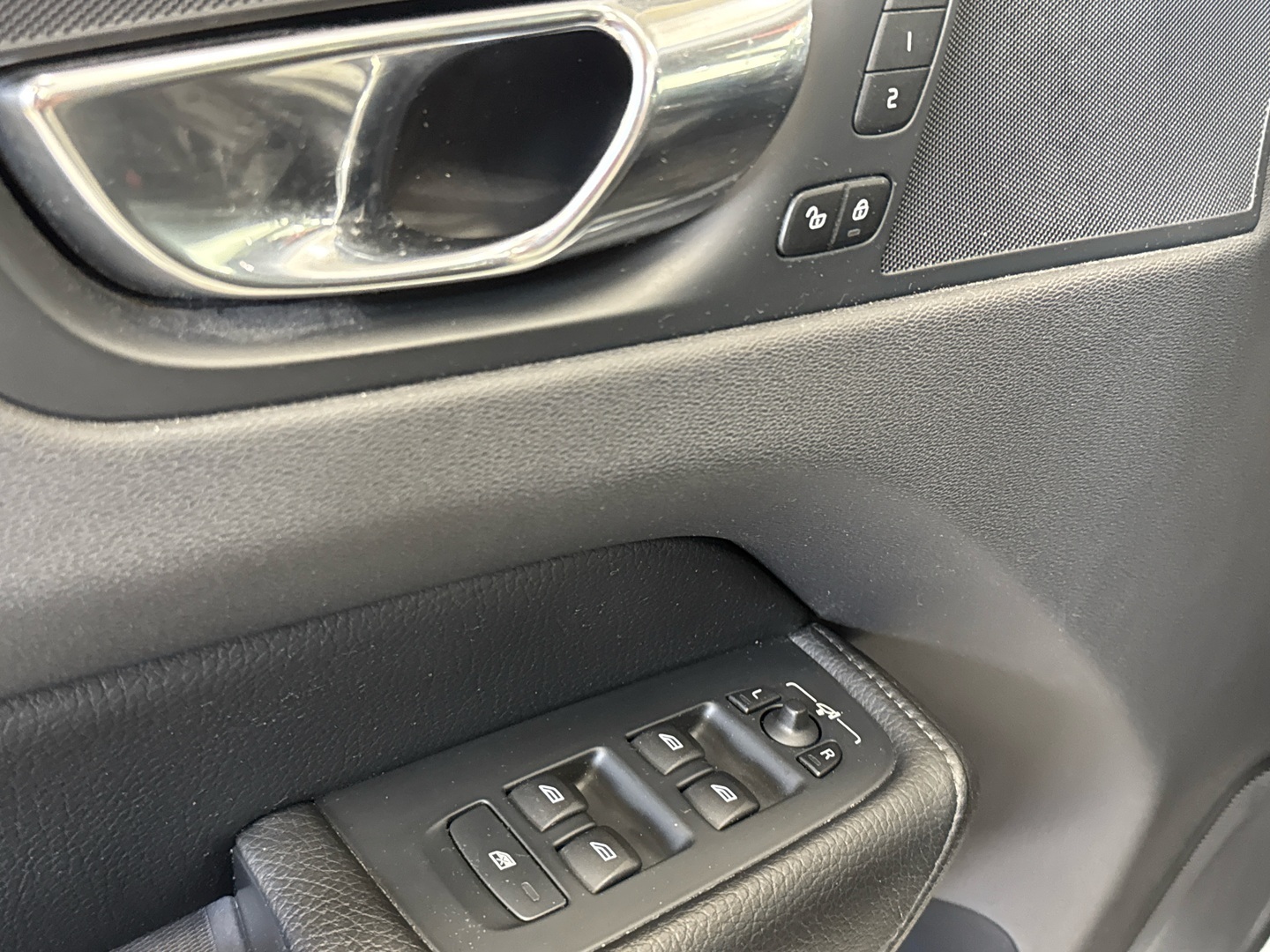 VOLVO XC60 2018