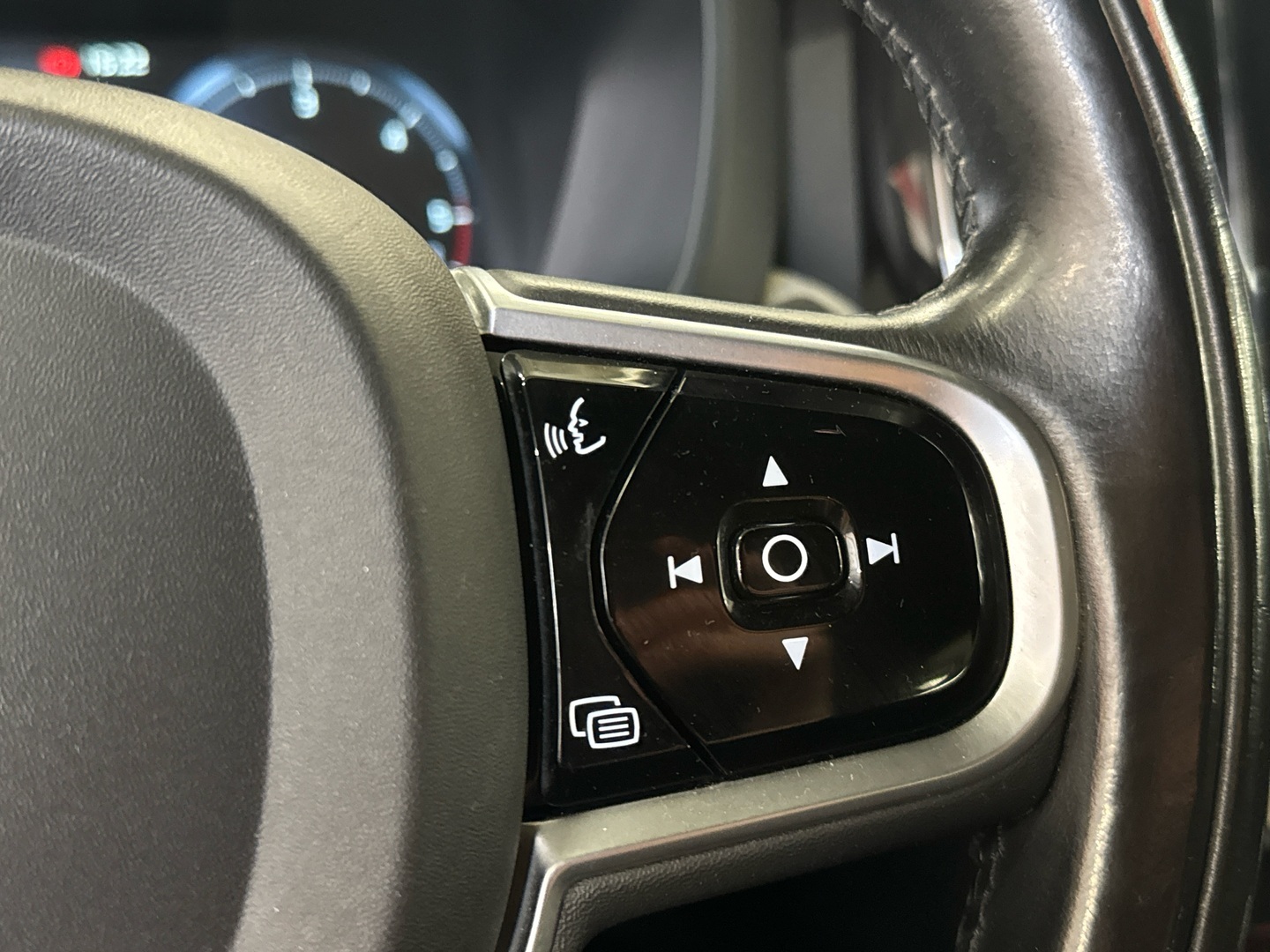 VOLVO XC60 2018