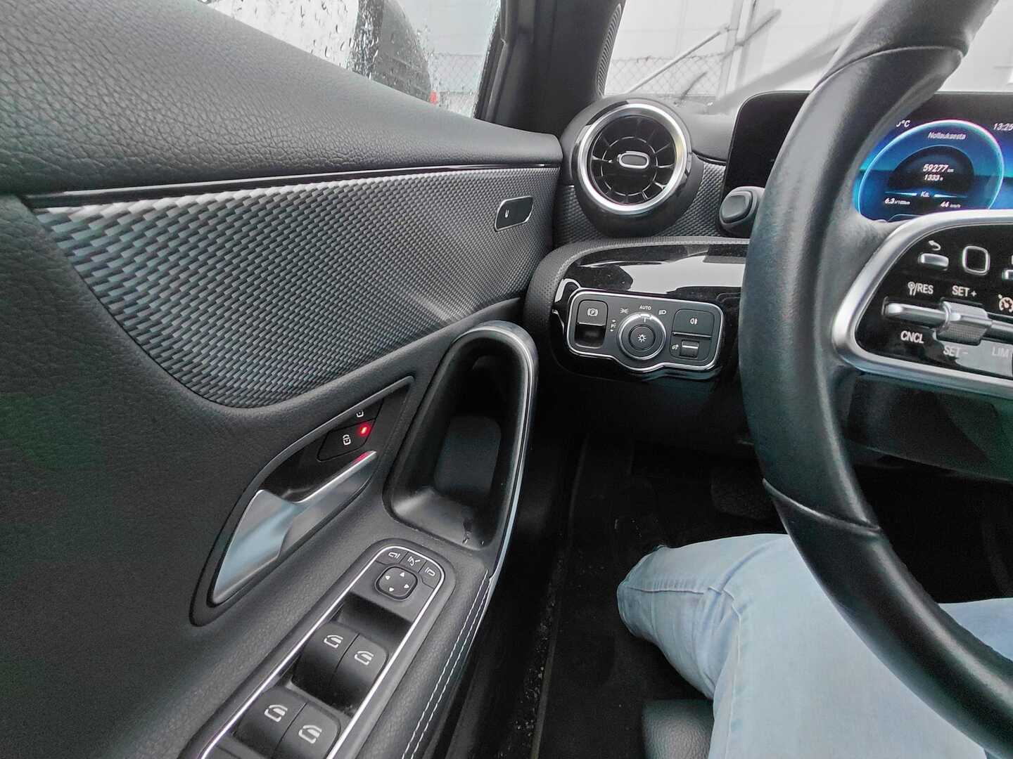 MERCEDES-BENZ A 2021