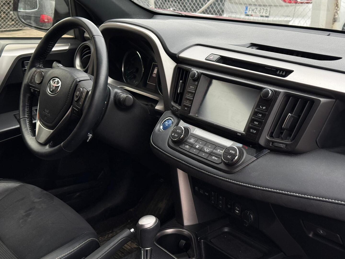 TOYOTA RAV4 2018
