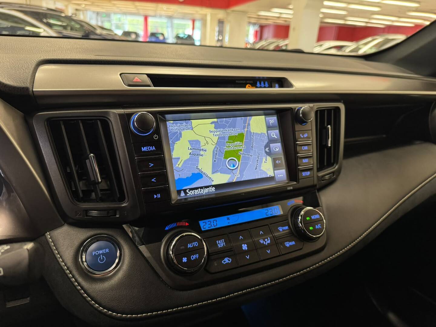 TOYOTA RAV4 29