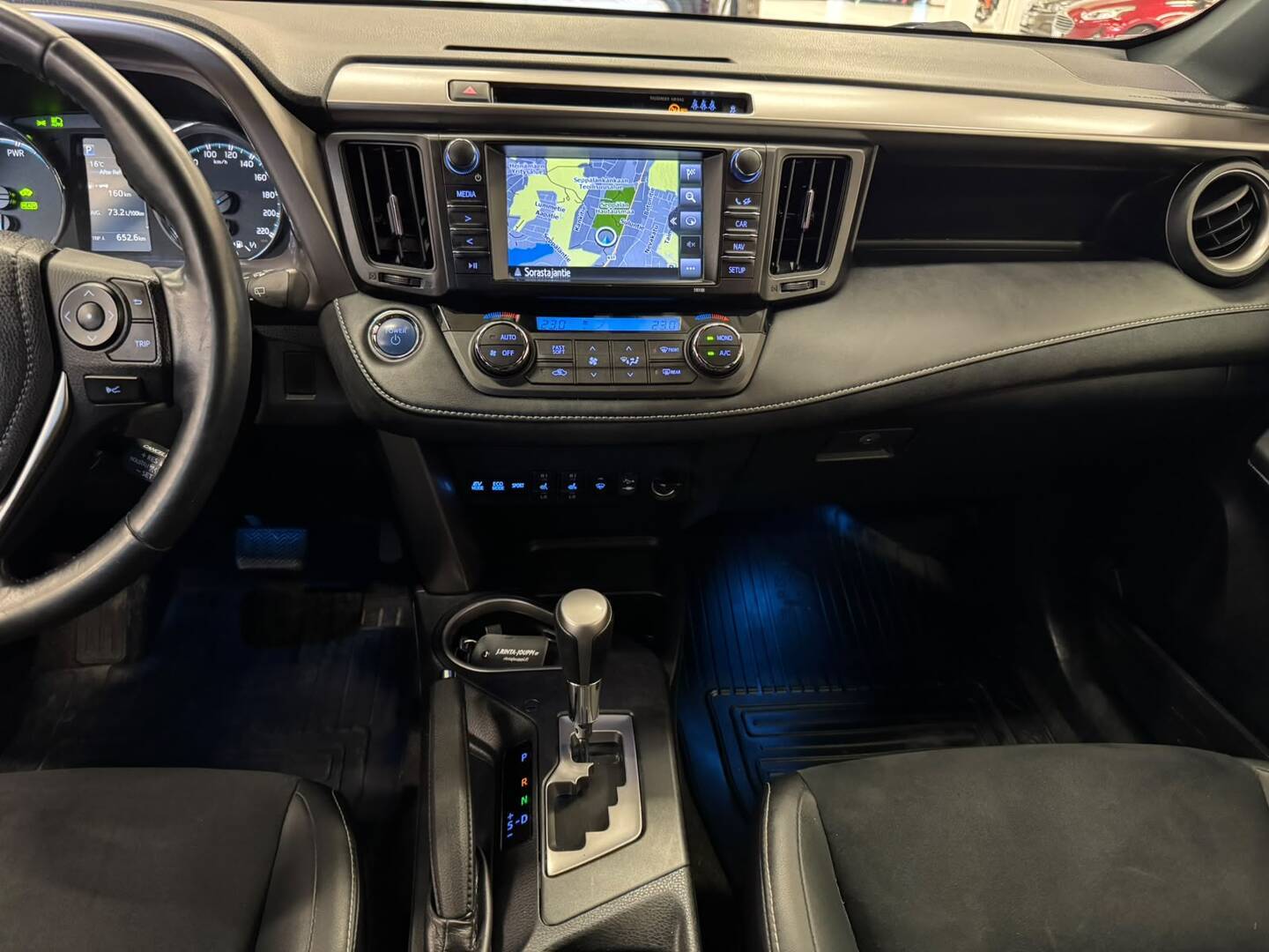 TOYOTA RAV4 31