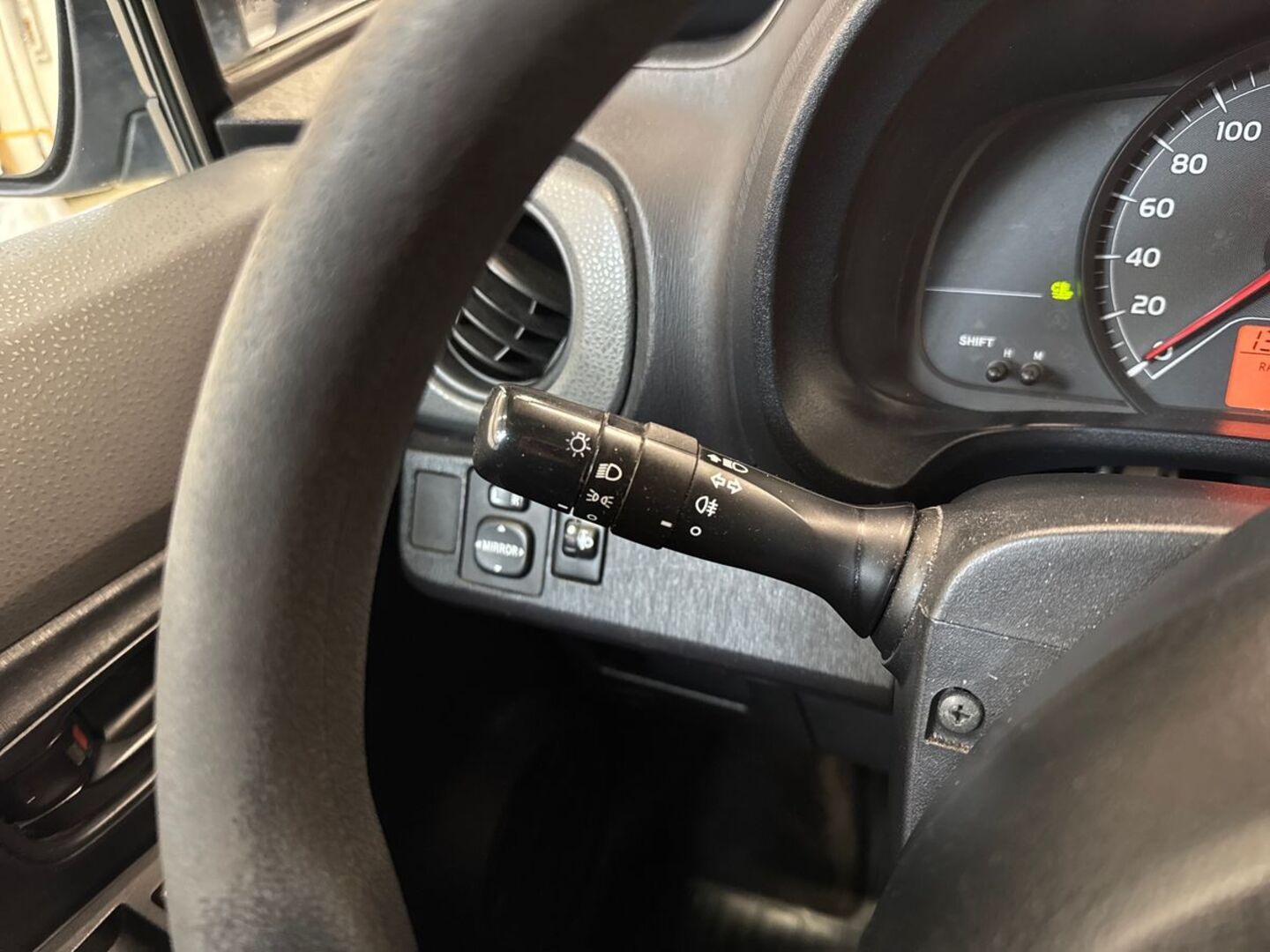 TOYOTA Yaris 2012