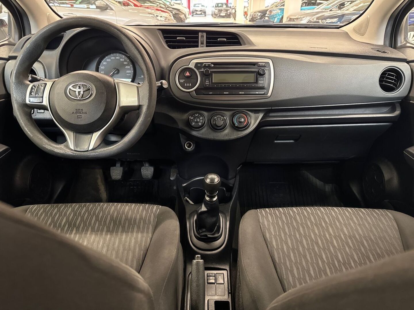 TOYOTA Yaris 2012