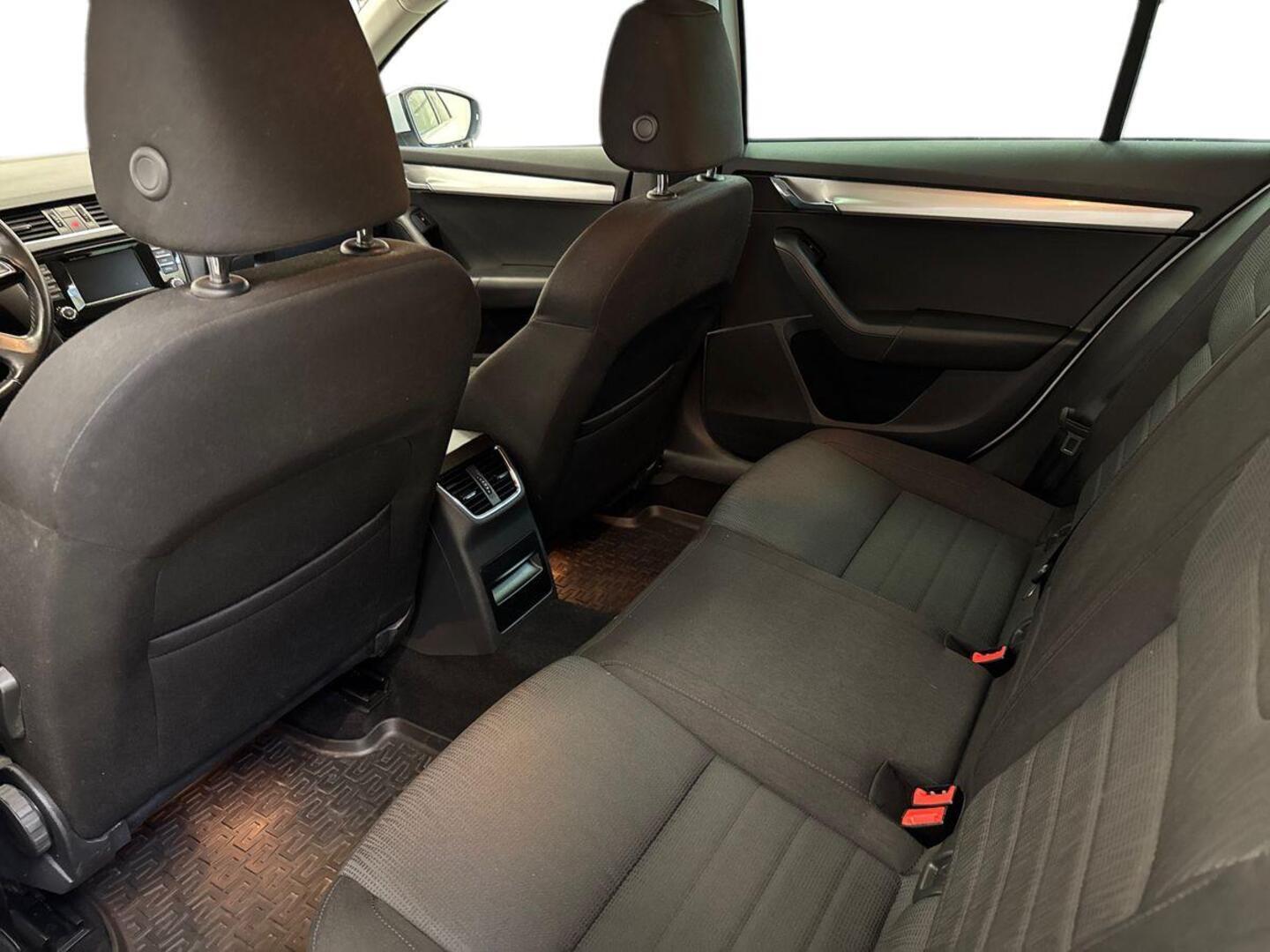 SKODA Octavia 2014