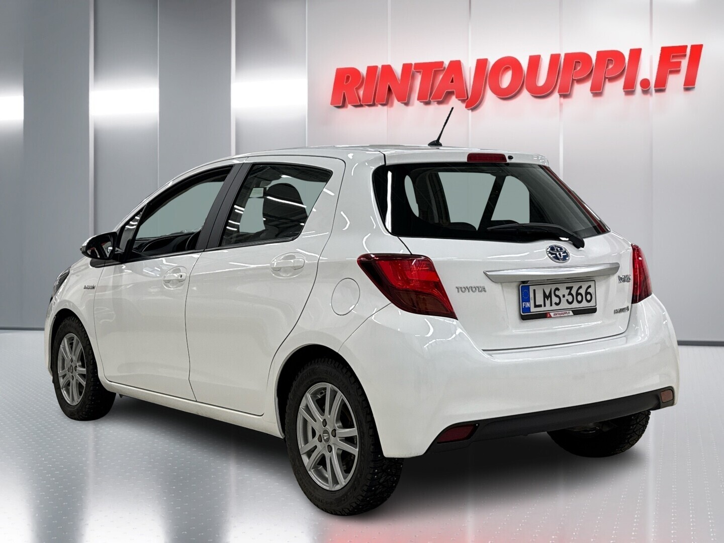 TOYOTA Yaris 2015