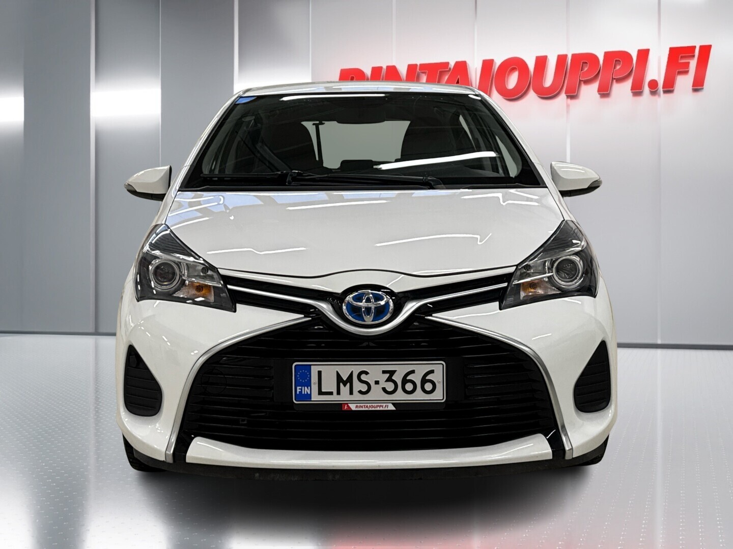 TOYOTA Yaris 2015
