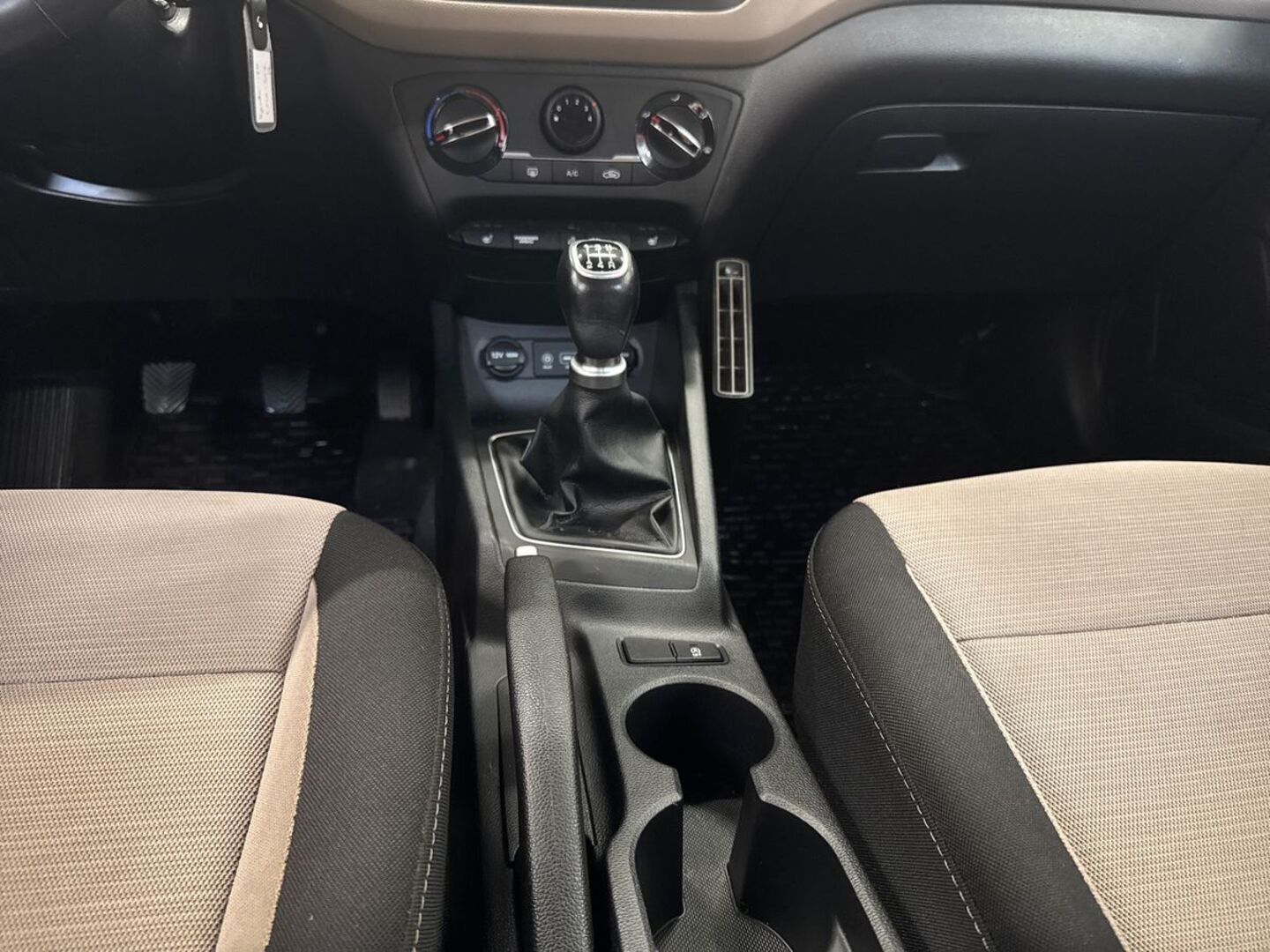 HYUNDAI i20 5d 2016