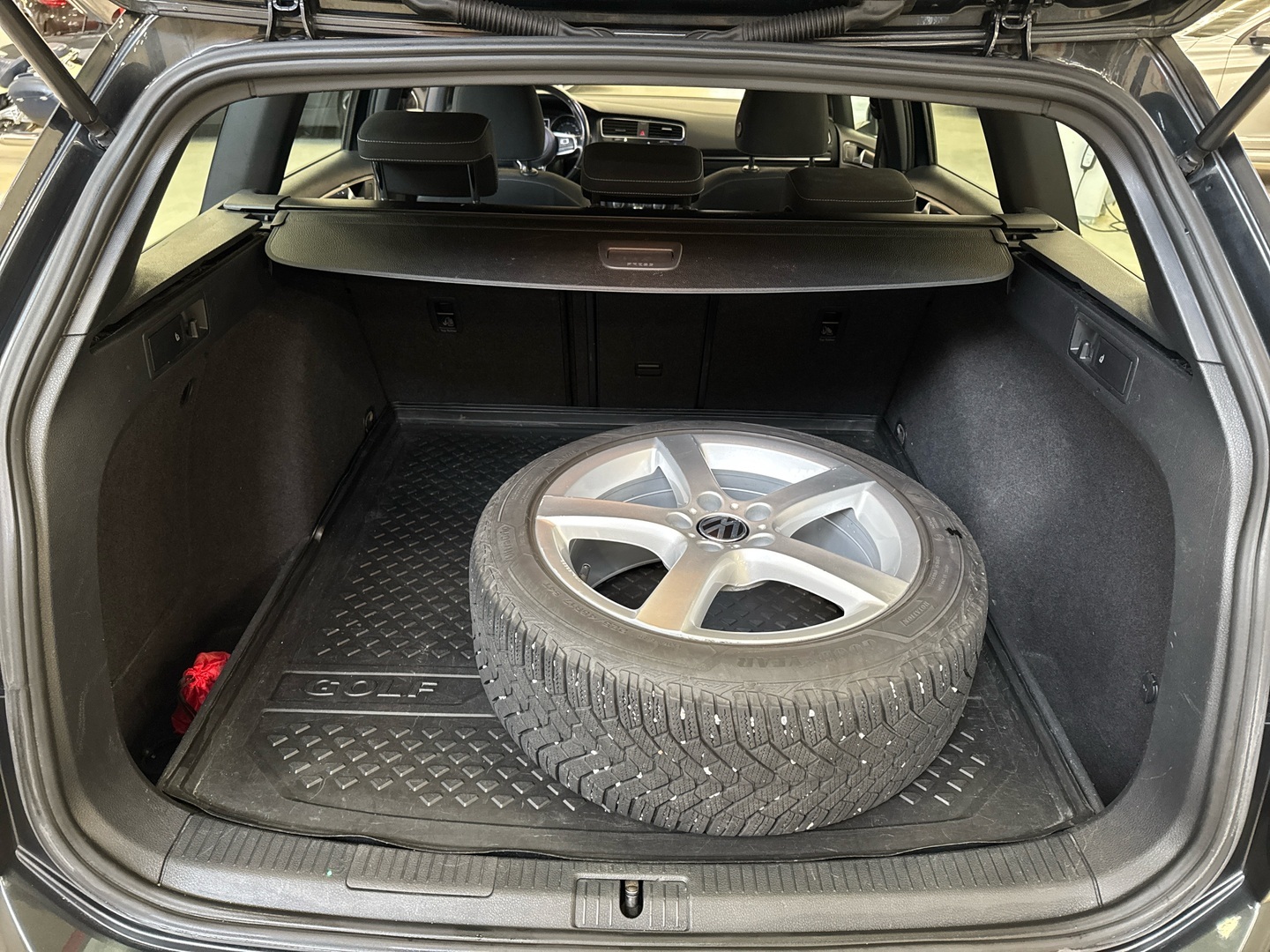 VOLKSWAGEN Golf 2016