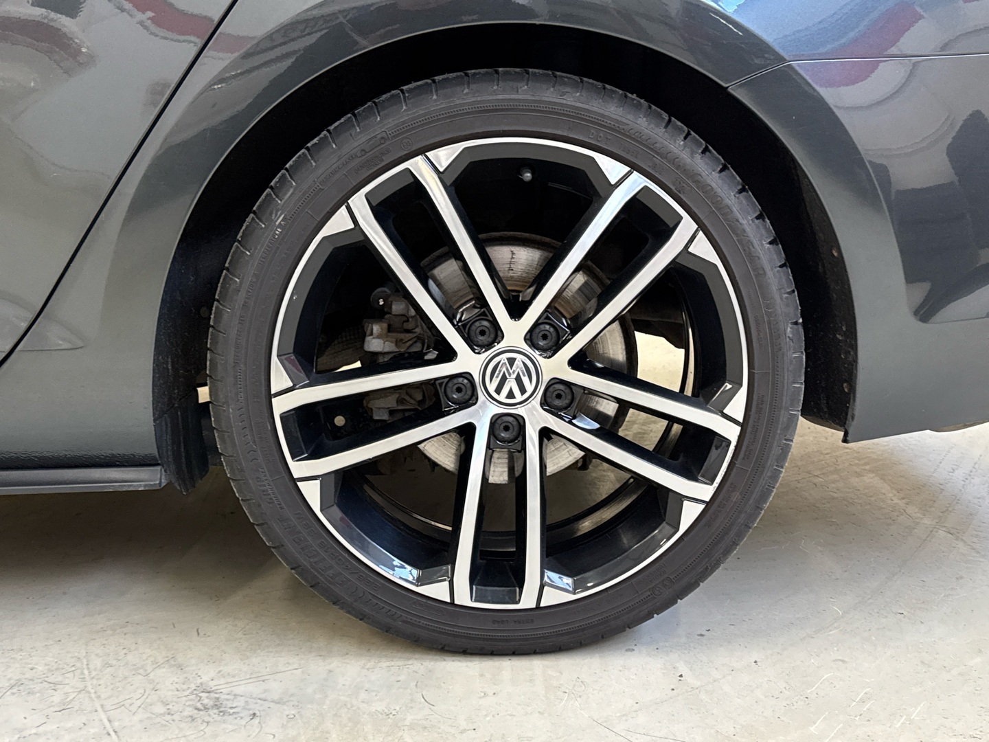 VOLKSWAGEN Golf 2016