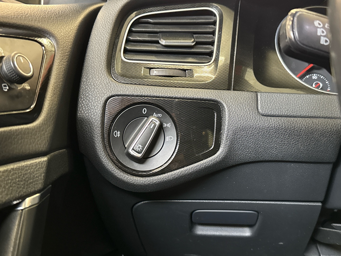 VOLKSWAGEN Golf 2016