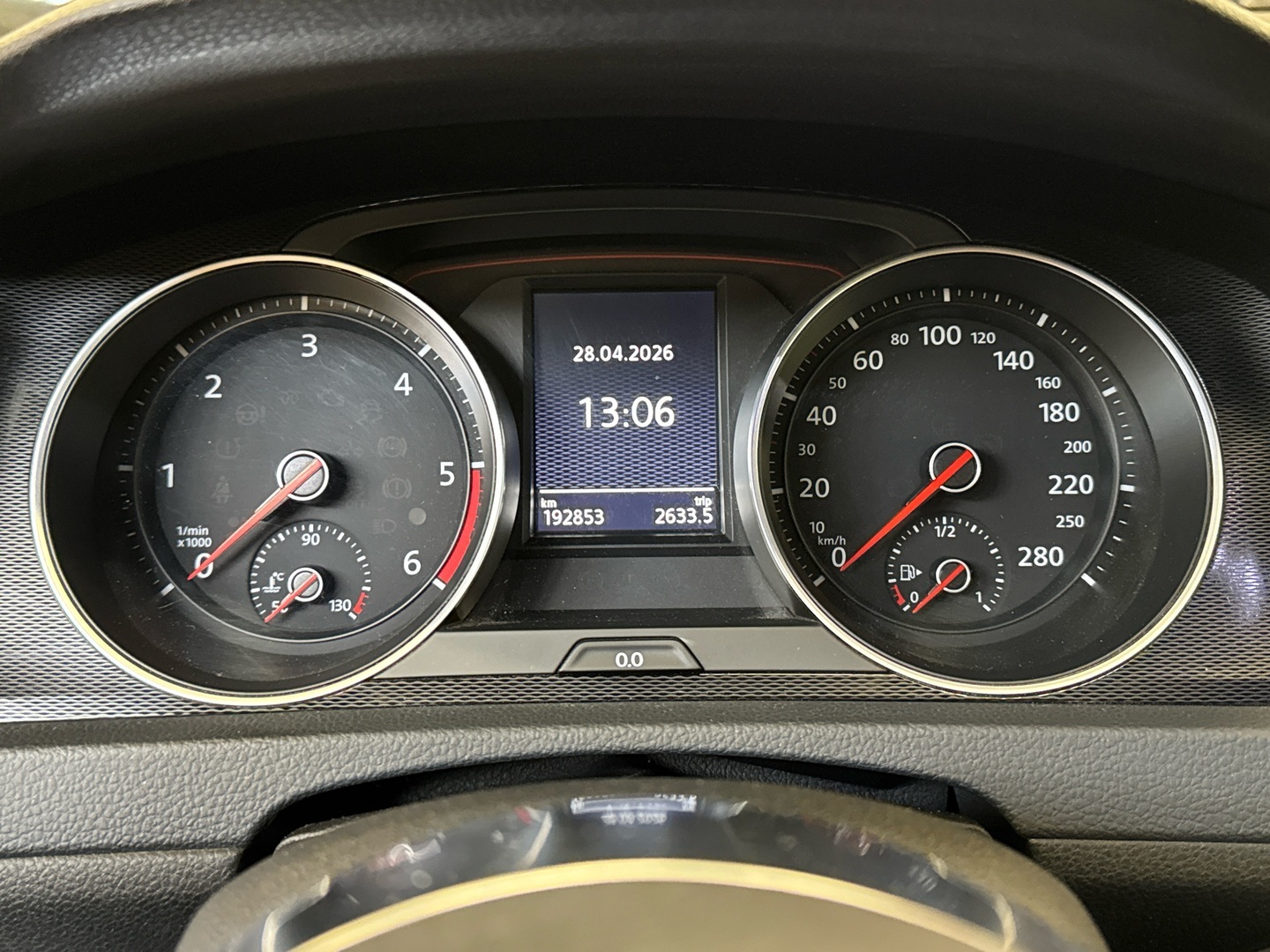 VOLKSWAGEN Golf 2016