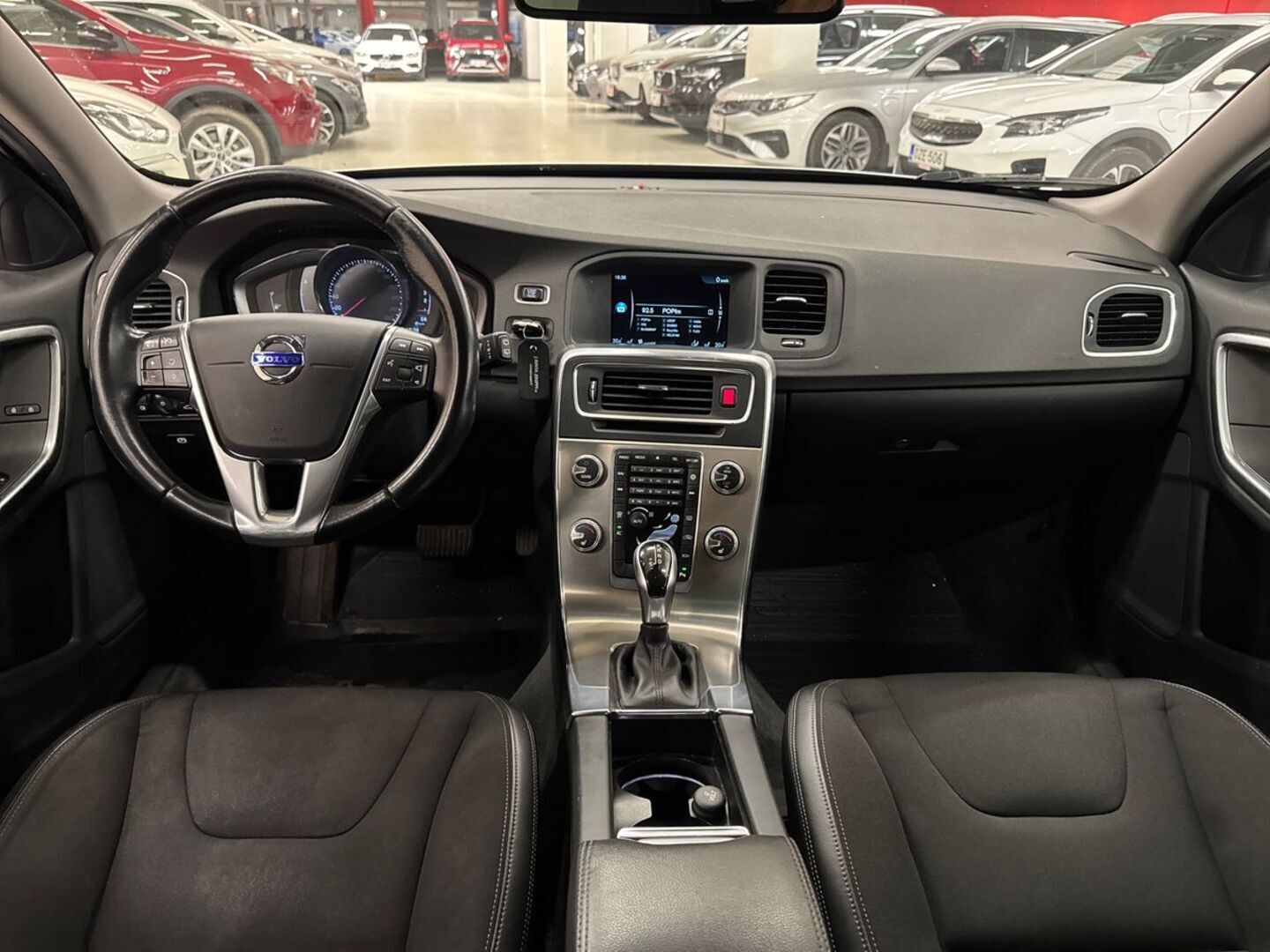 VOLVO V60 2016
